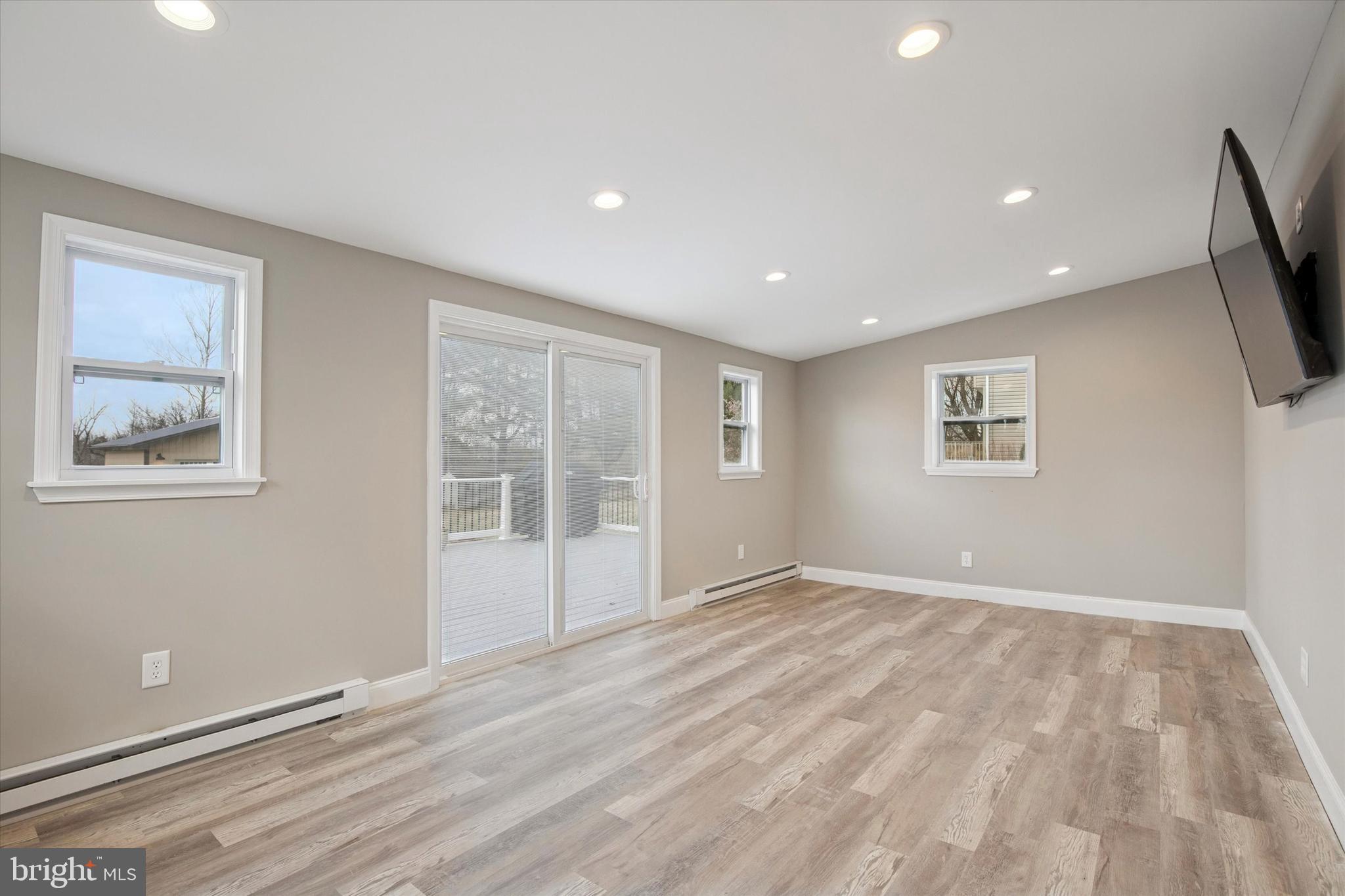 WINDING CREEK - Residential