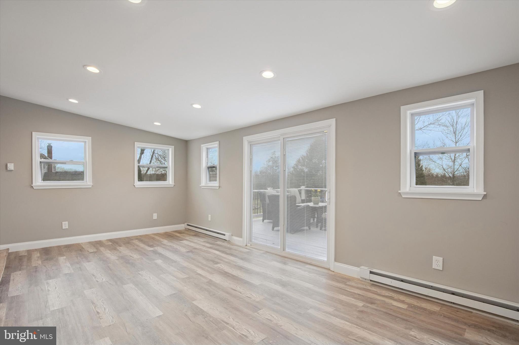 WINDING CREEK - Residential