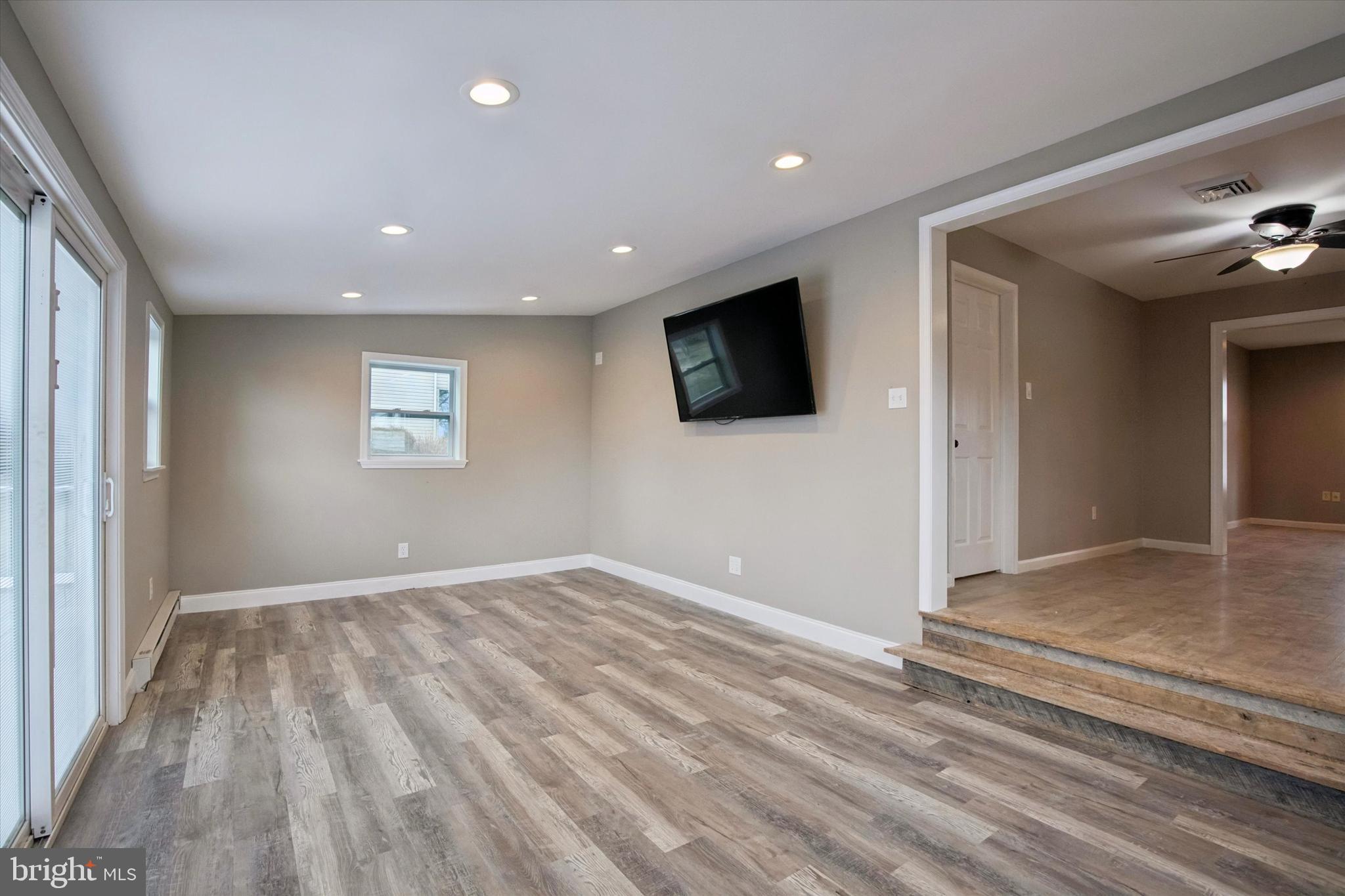 WINDING CREEK - Residential