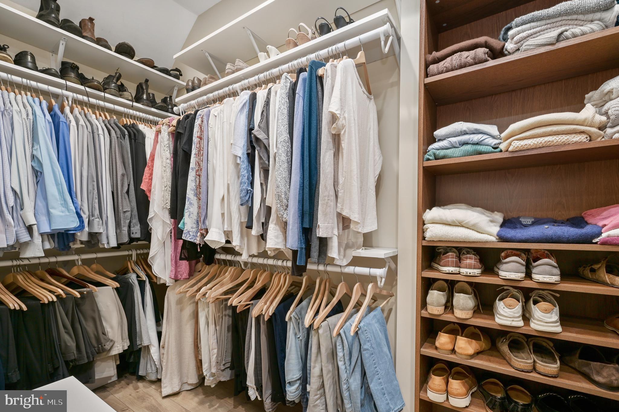 THE MEADOWS - Residential