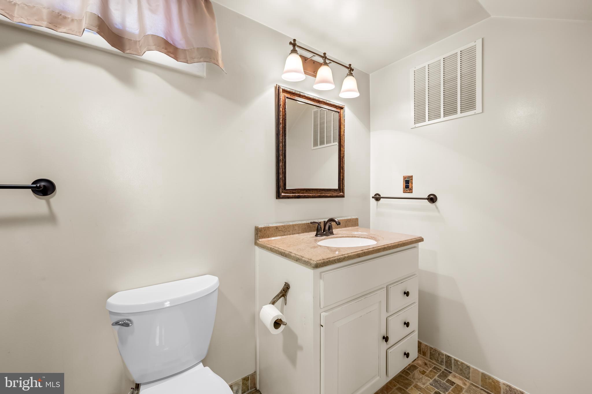 FOUNTAIN HILL - Residential Lease