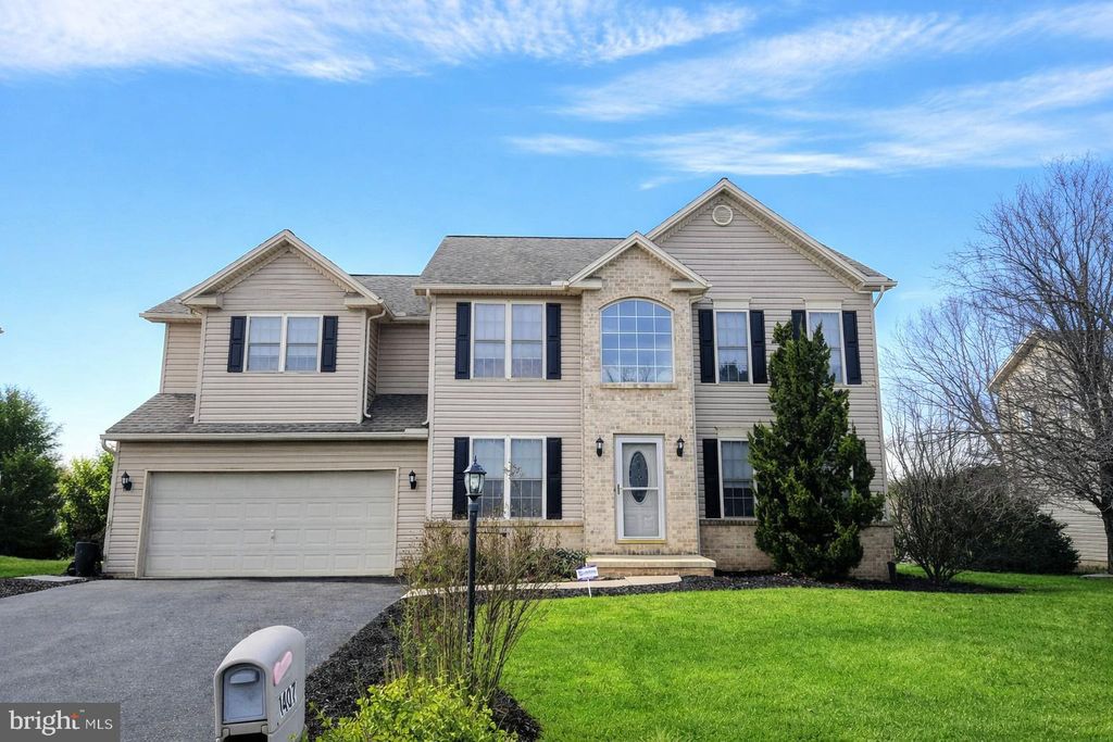 Photo of 1407 Wheatfield Drive, YORK, PA 17408 (MLS # PAYK2097214)