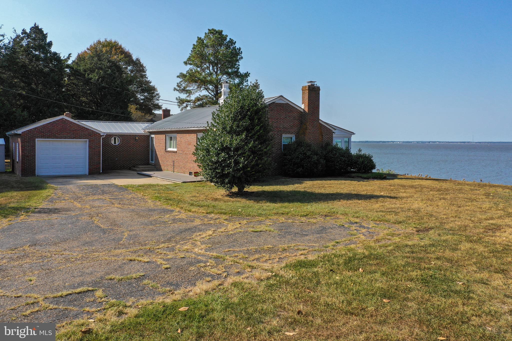 BLUFF POINT - Residential