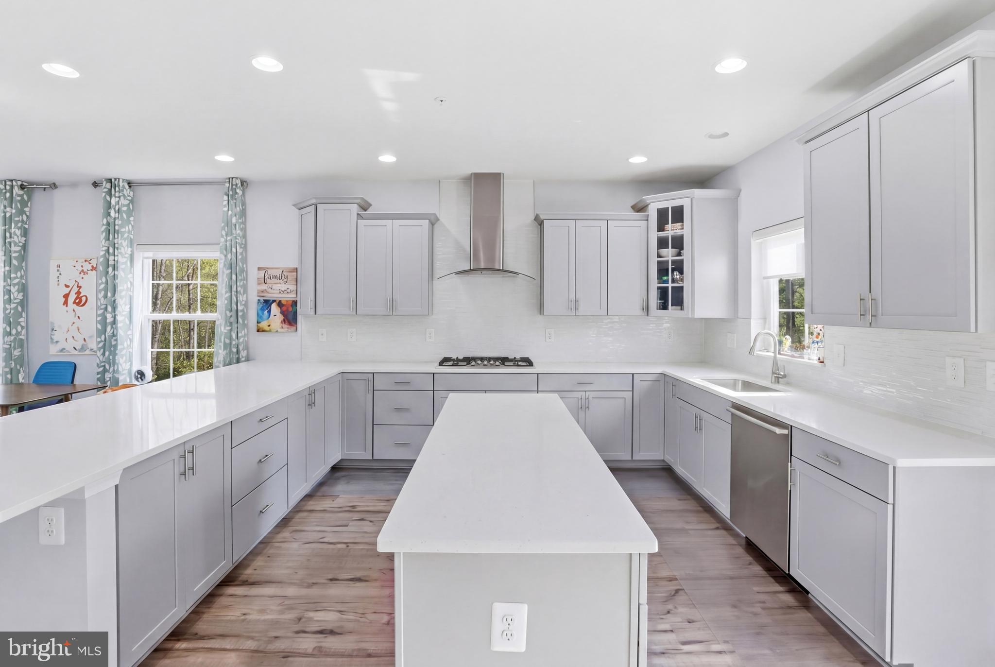 CREEKSTONE VILLAGE - Residential