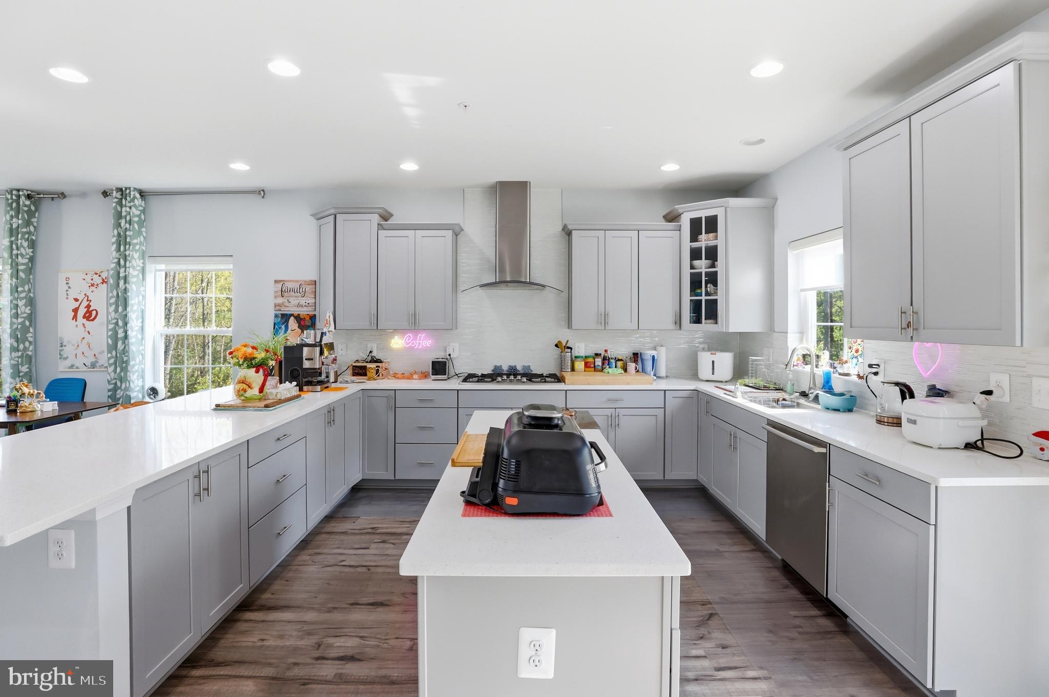 CREEKSTONE VILLAGE - Residential