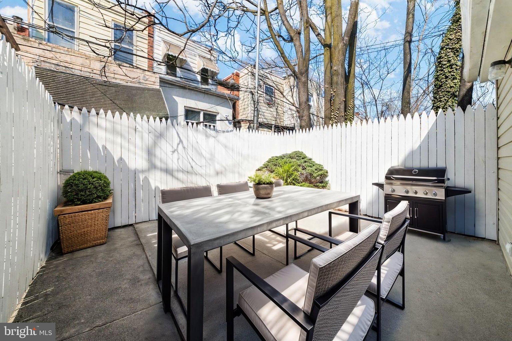 ELMWOOD PARK - Residential