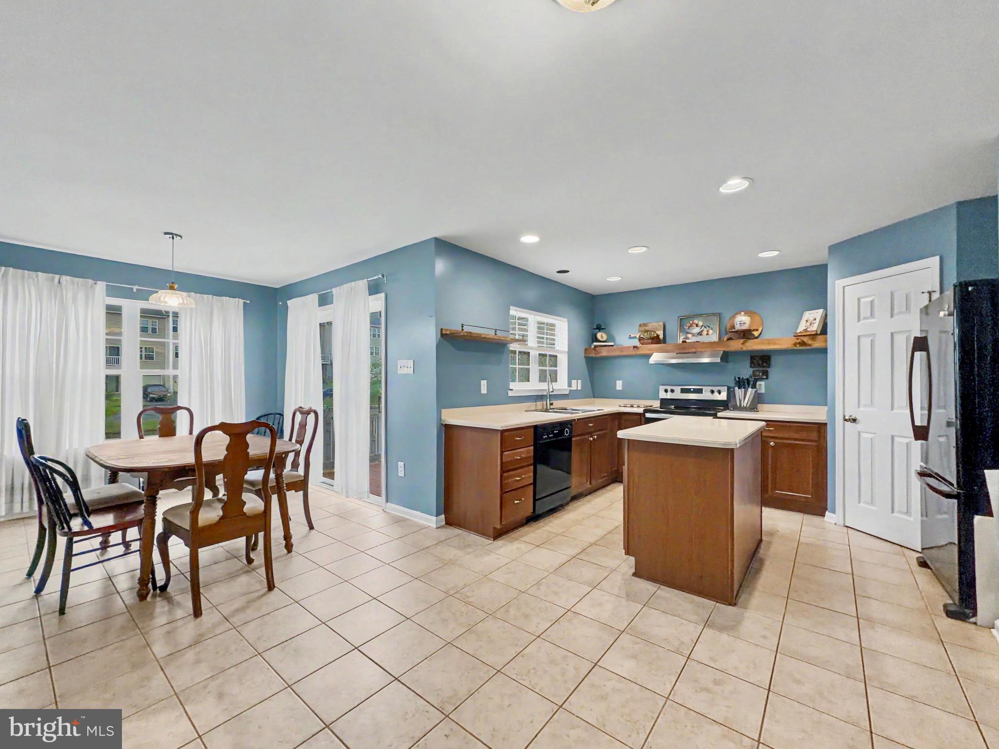 COUNTRY RIDGE - Residential