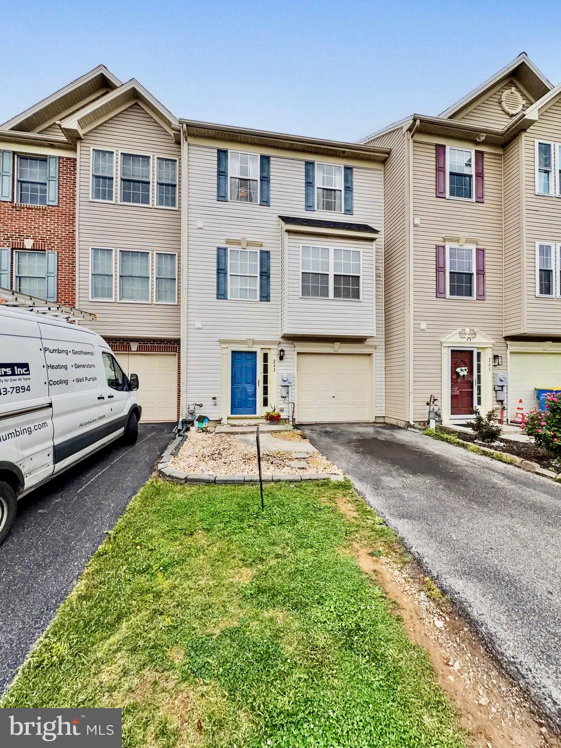 COUNTRY RIDGE - Residential