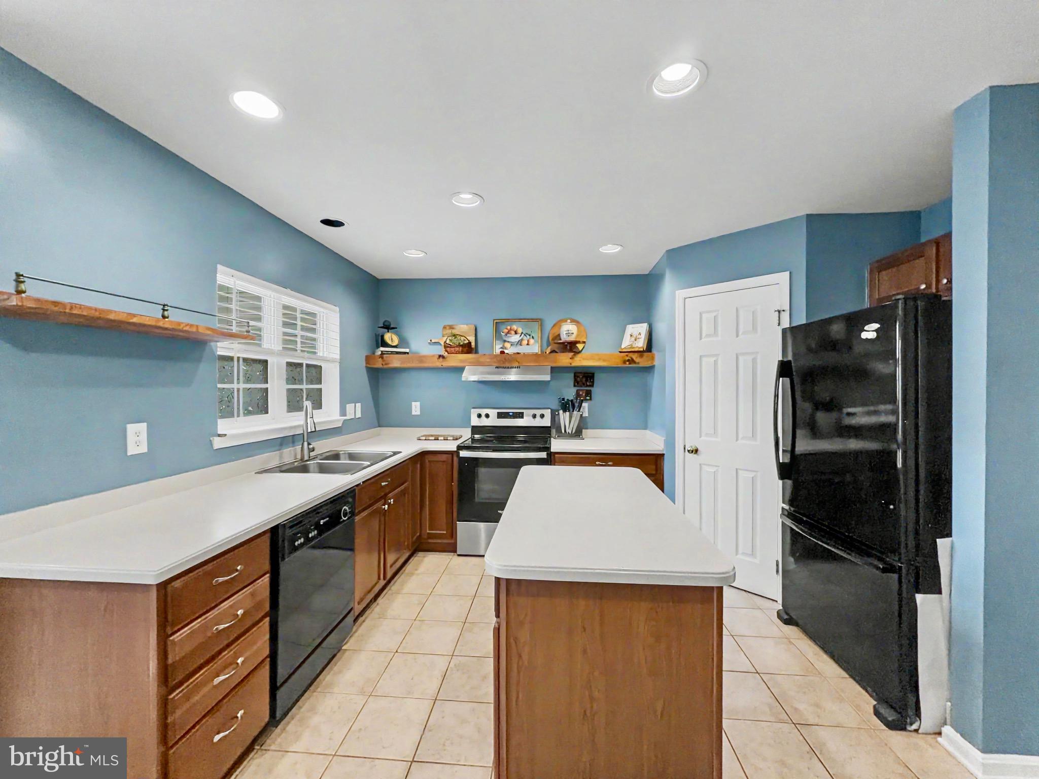 COUNTRY RIDGE - Residential