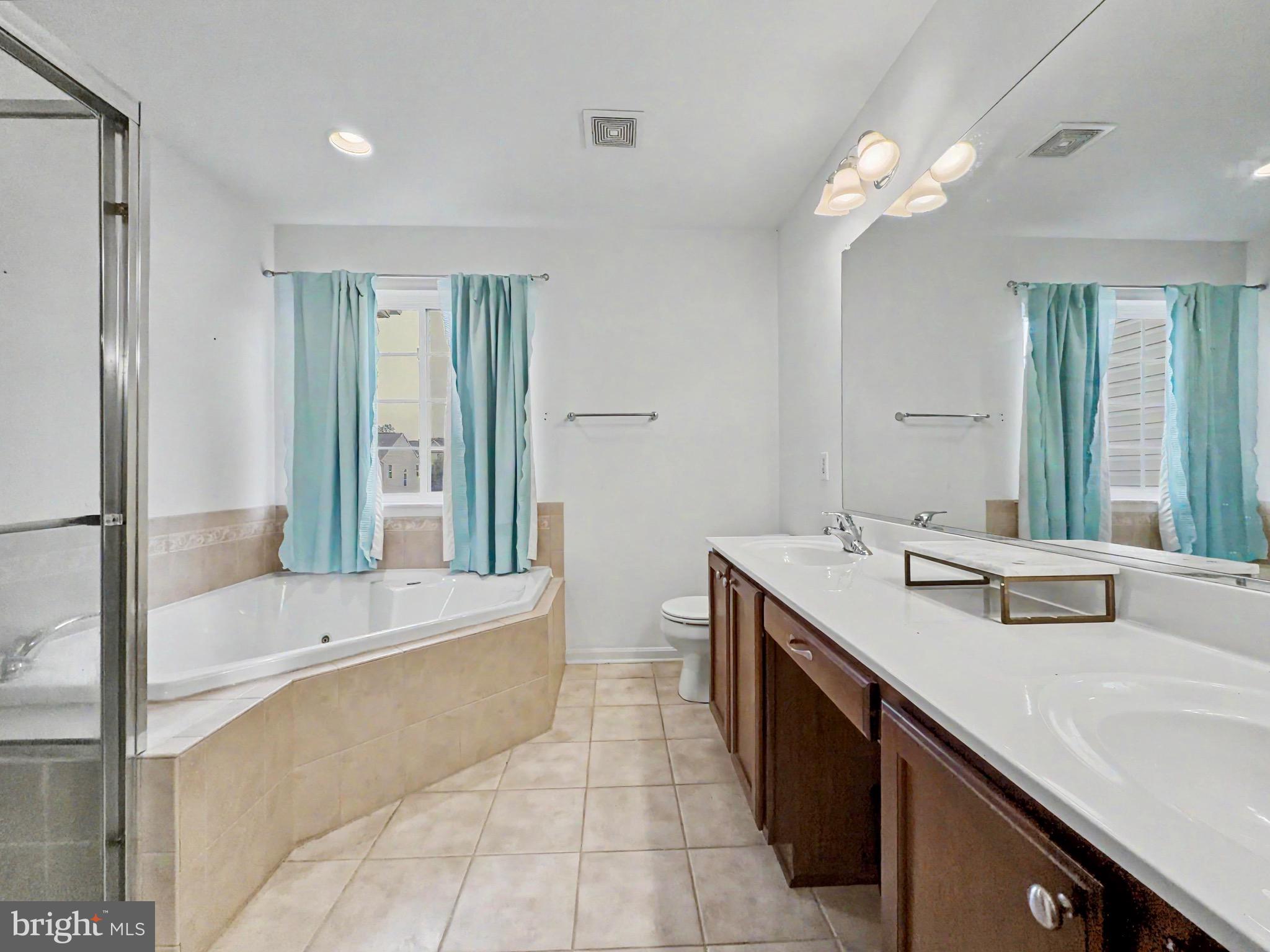 COUNTRY RIDGE - Residential