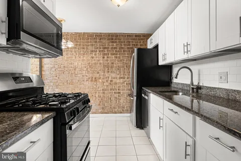3304 Huntley Square Drive Unit B2, Temple Hills, MD MLS: MDPG2142324