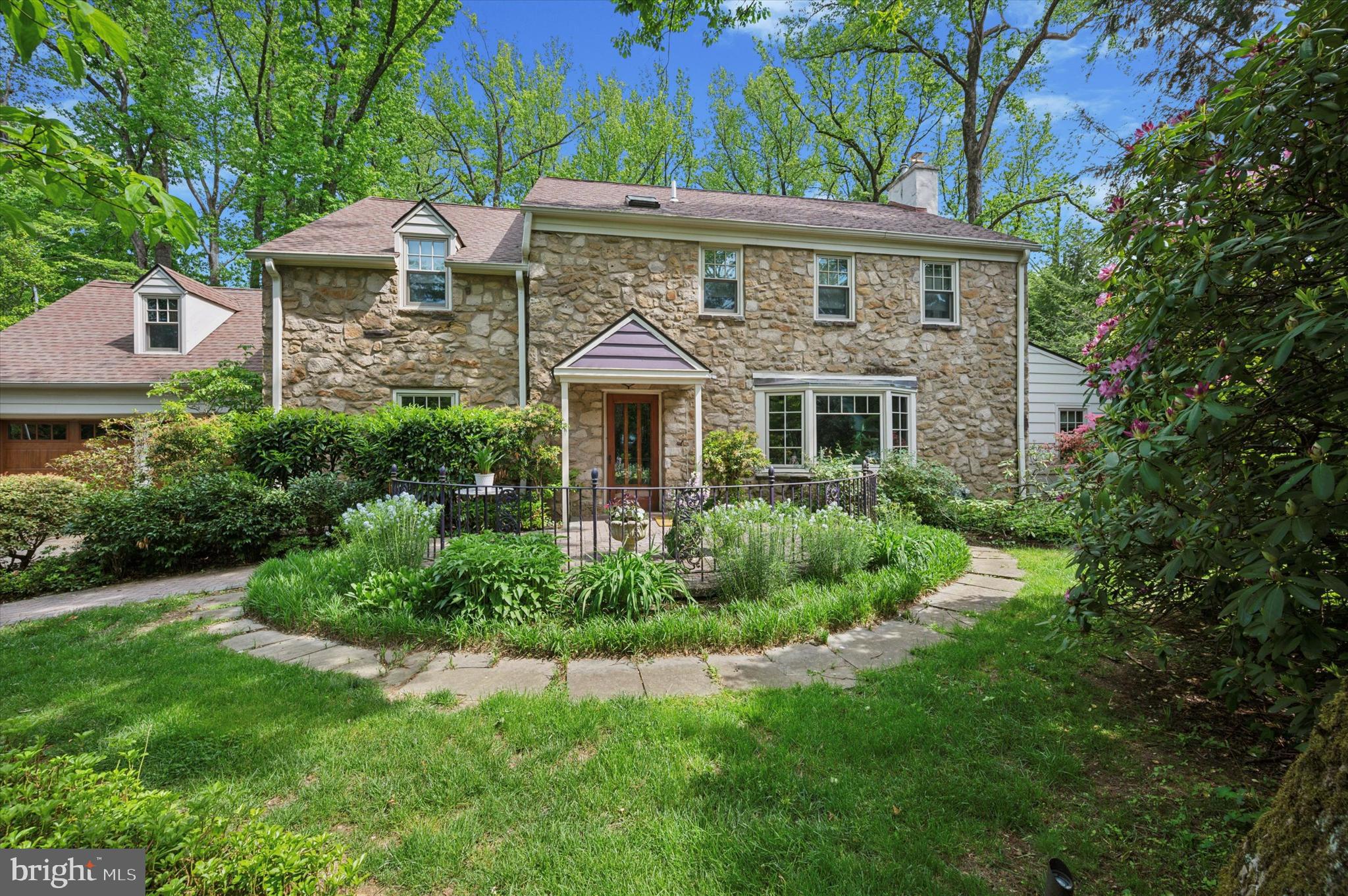 949 LEOPARD ROAD