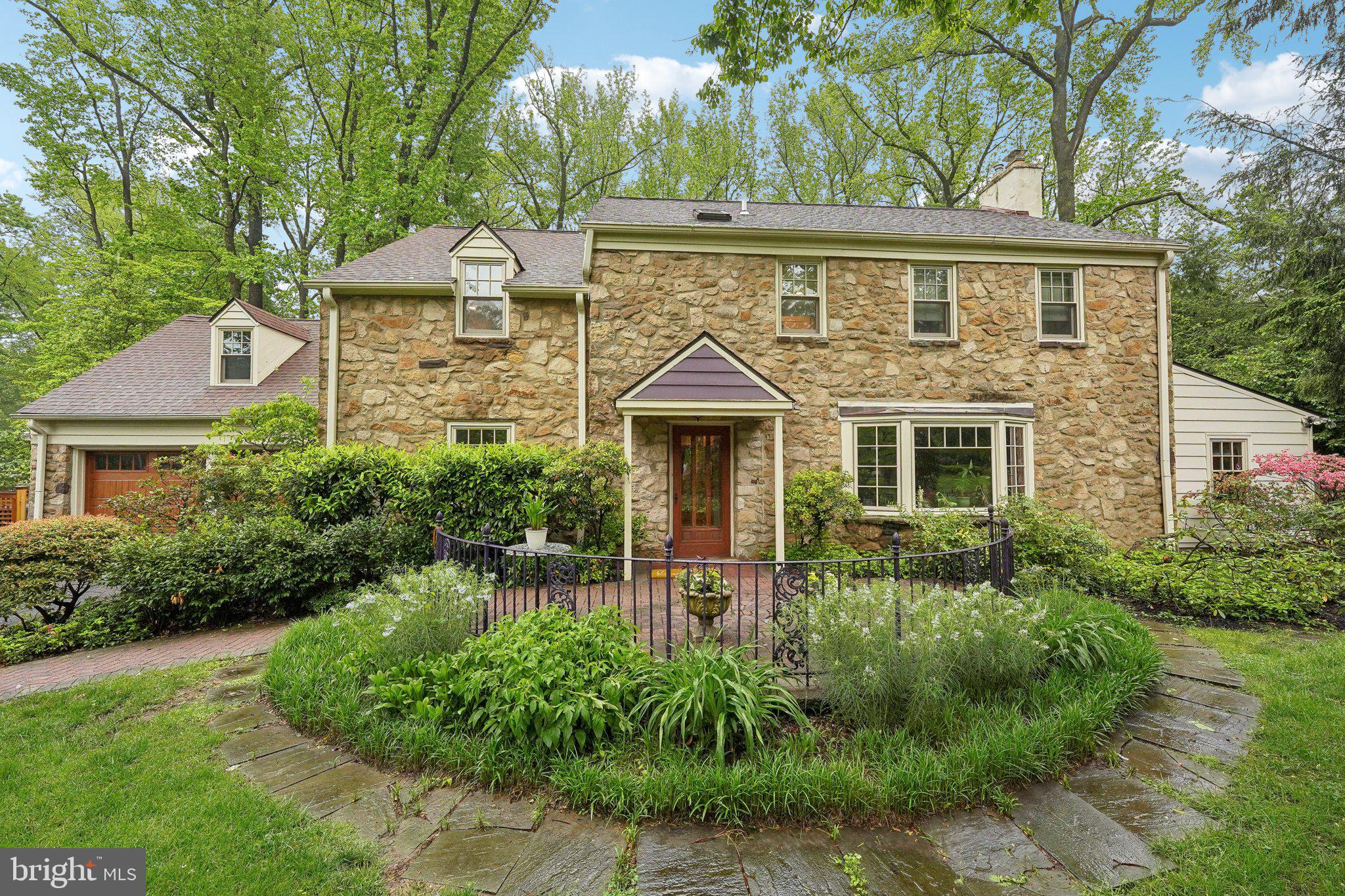 949 LEOPARD ROAD