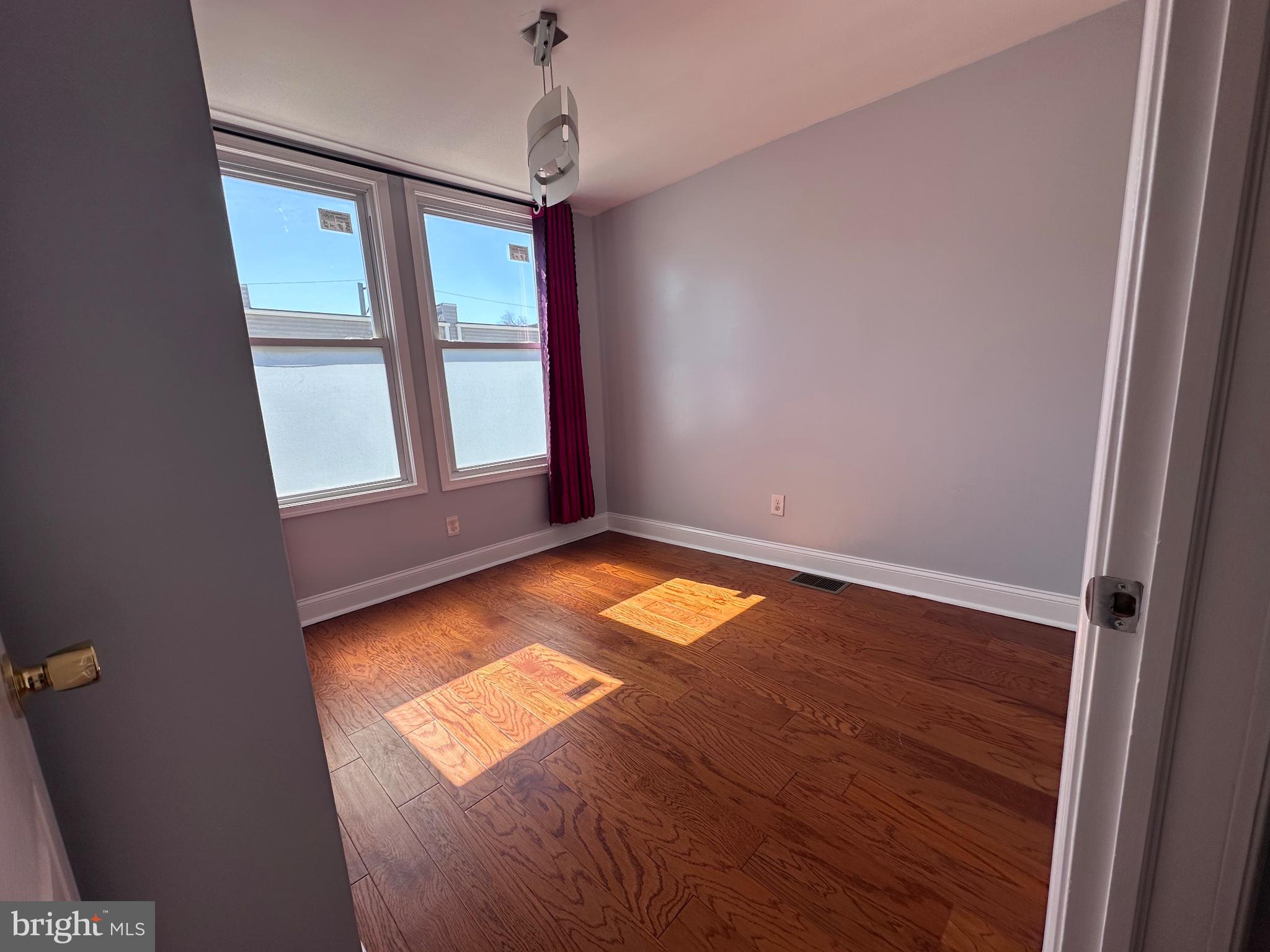 POINT BREEZE - Residential