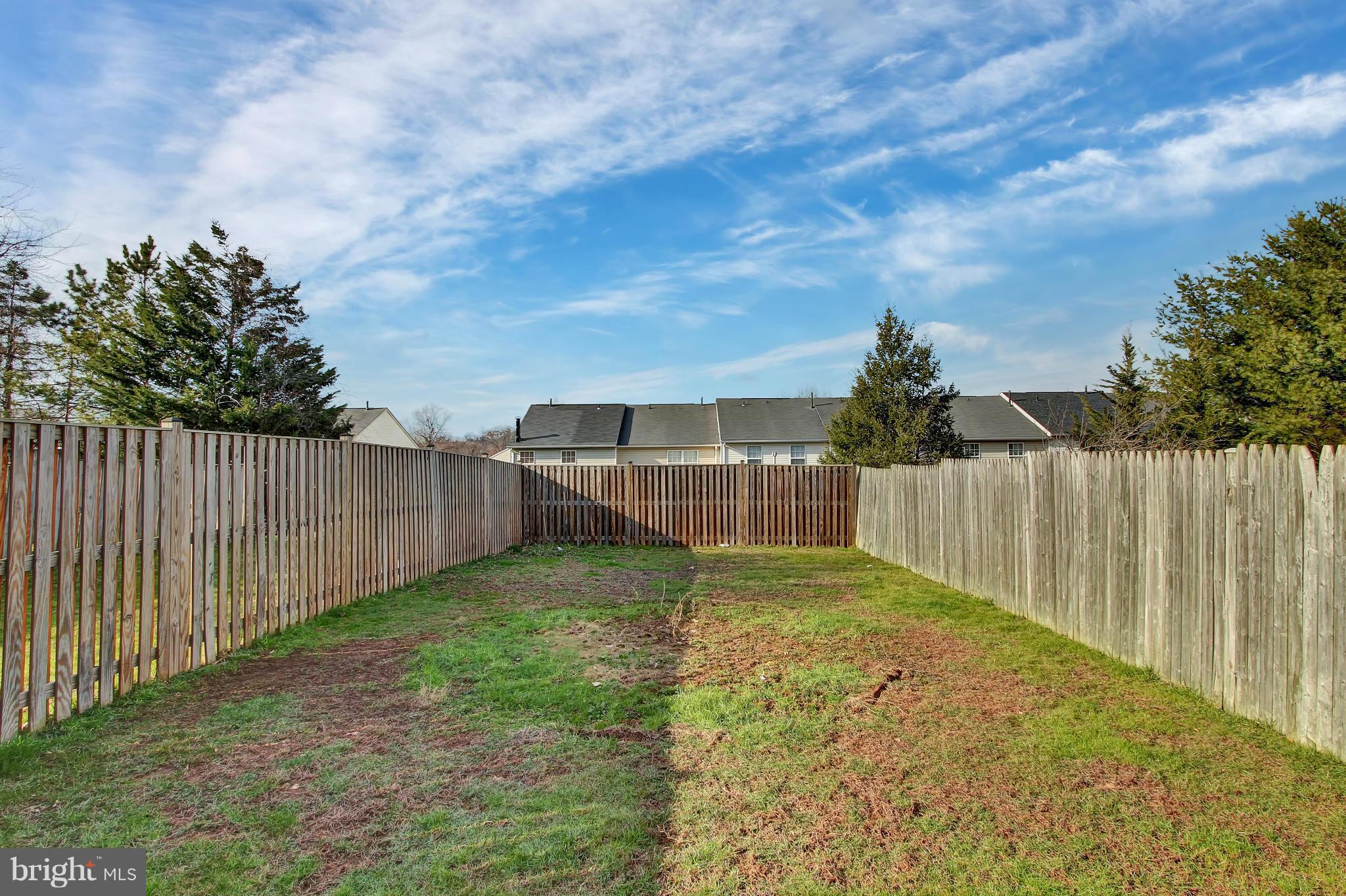 CONSTANT FRIENDSHIP - Residential