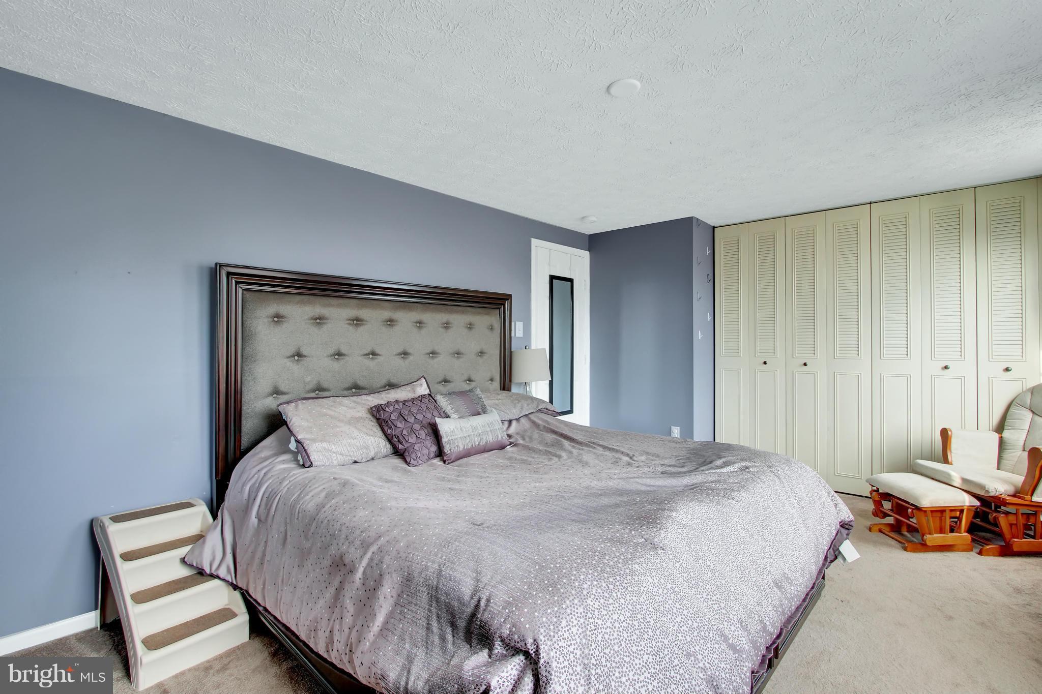 CONSTANT FRIENDSHIP - Residential