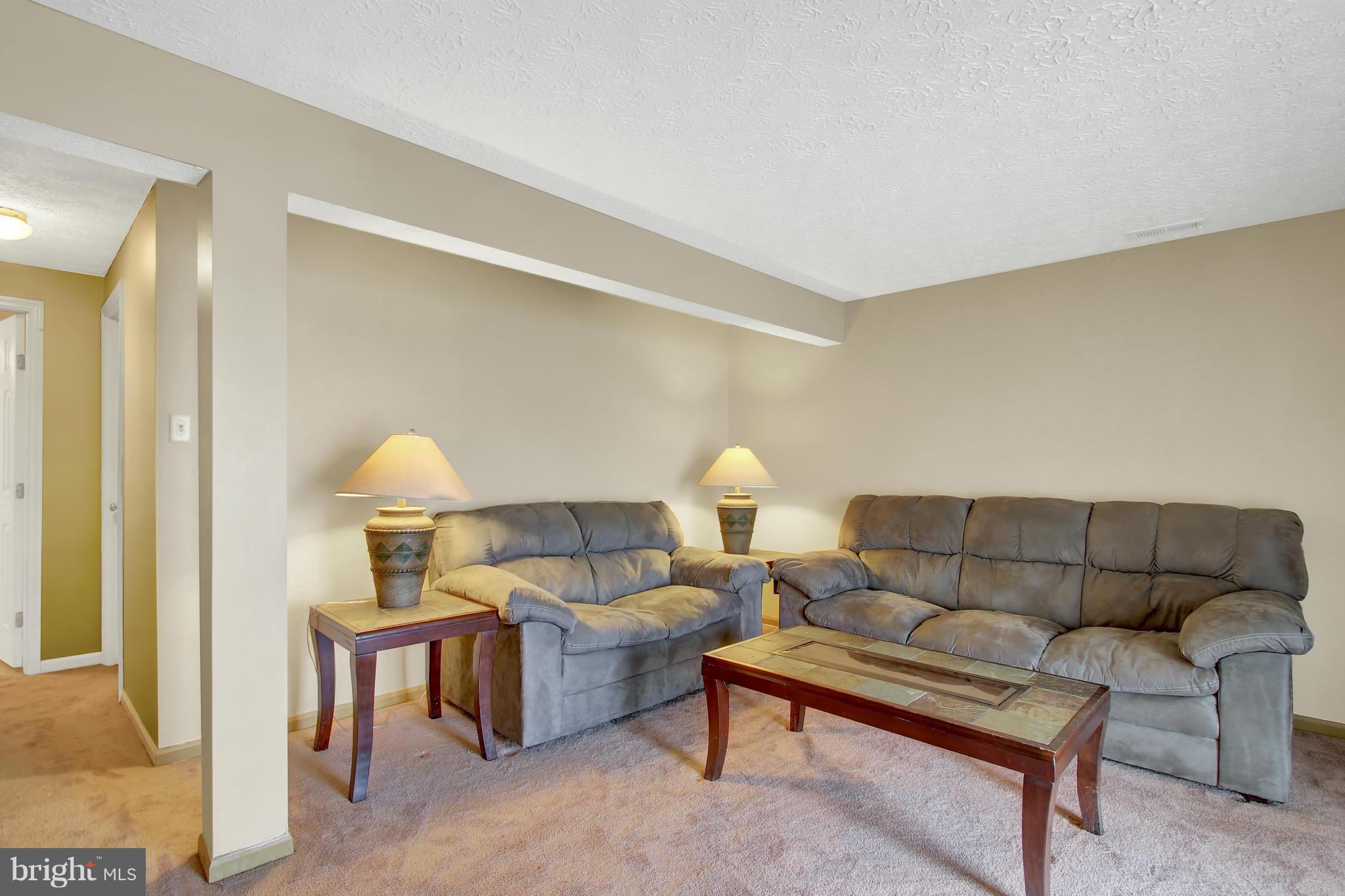 CONSTANT FRIENDSHIP - Residential