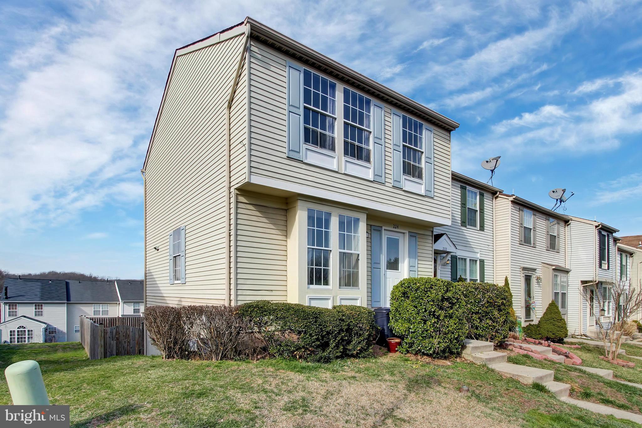 CONSTANT FRIENDSHIP - Residential