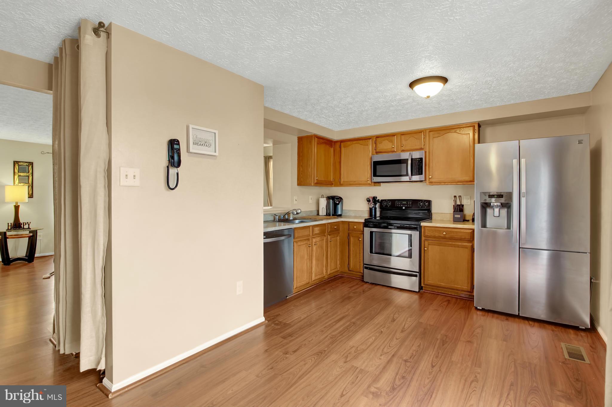 CONSTANT FRIENDSHIP - Residential