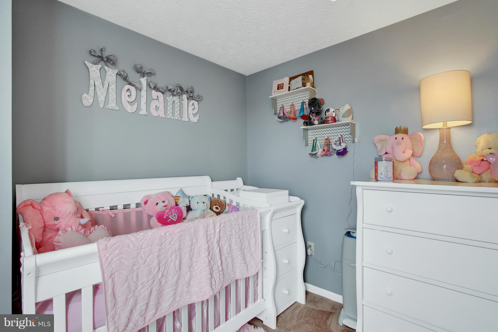 CONSTANT FRIENDSHIP - Residential