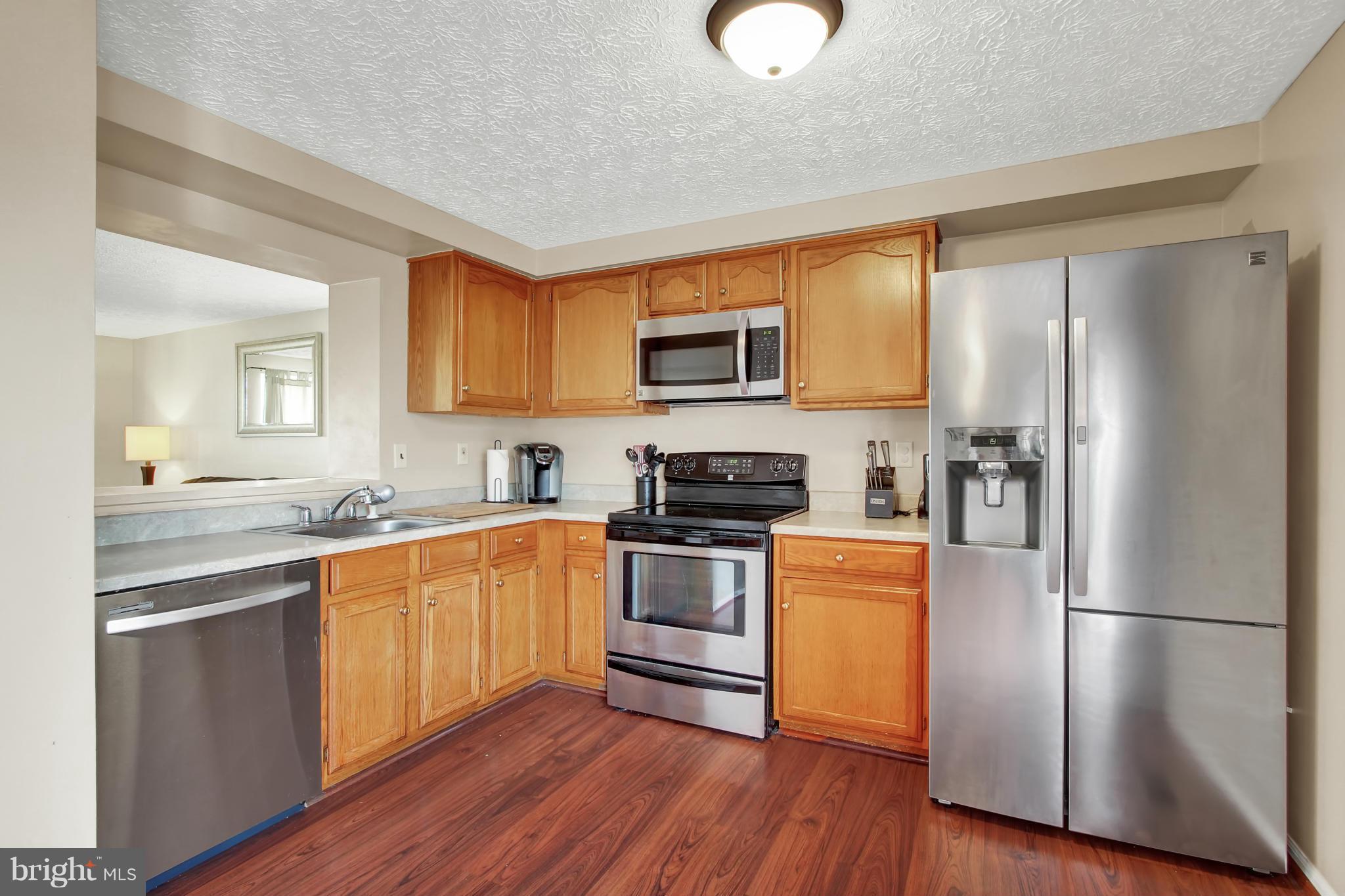 CONSTANT FRIENDSHIP - Residential