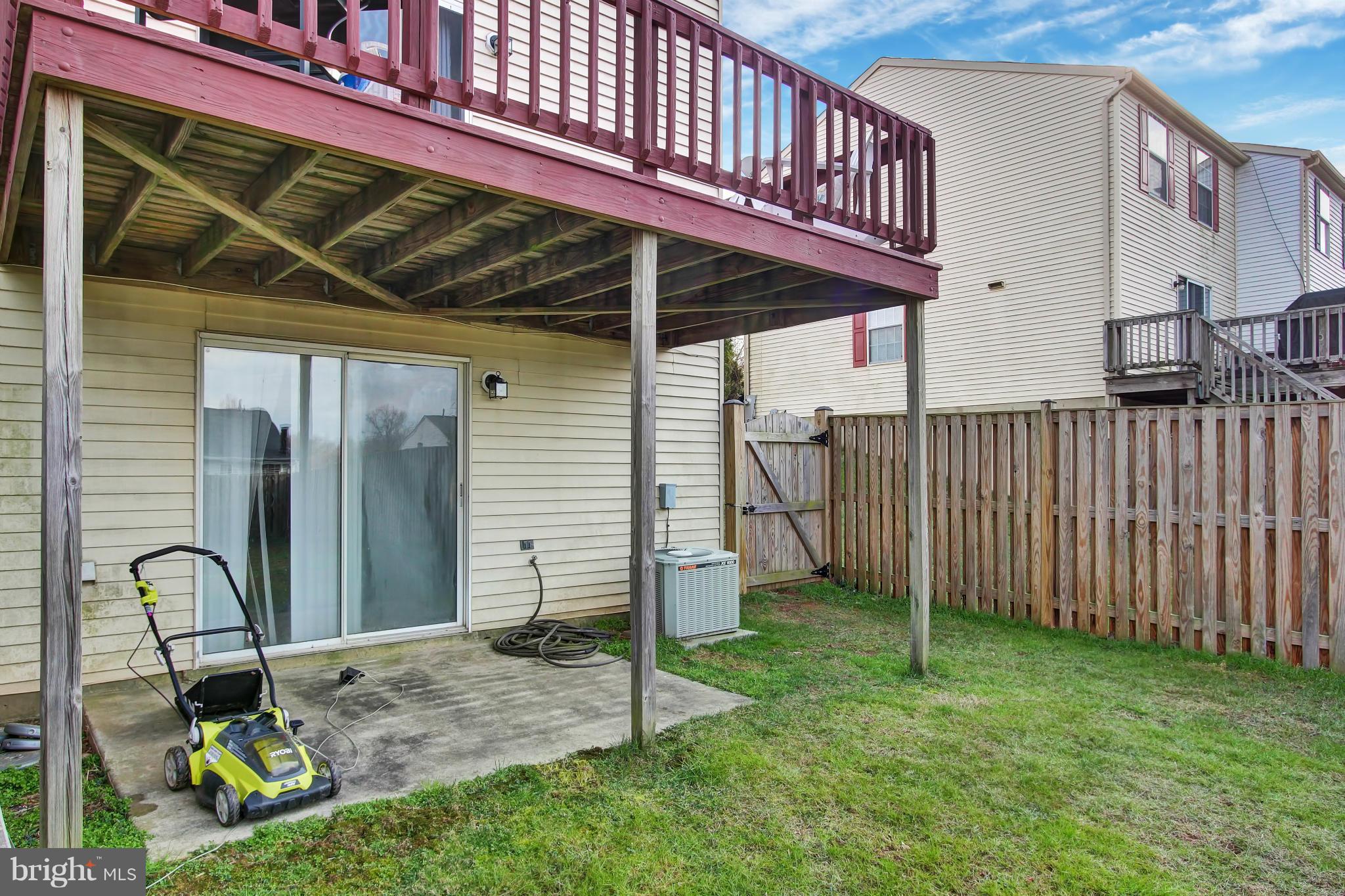 CONSTANT FRIENDSHIP - Residential