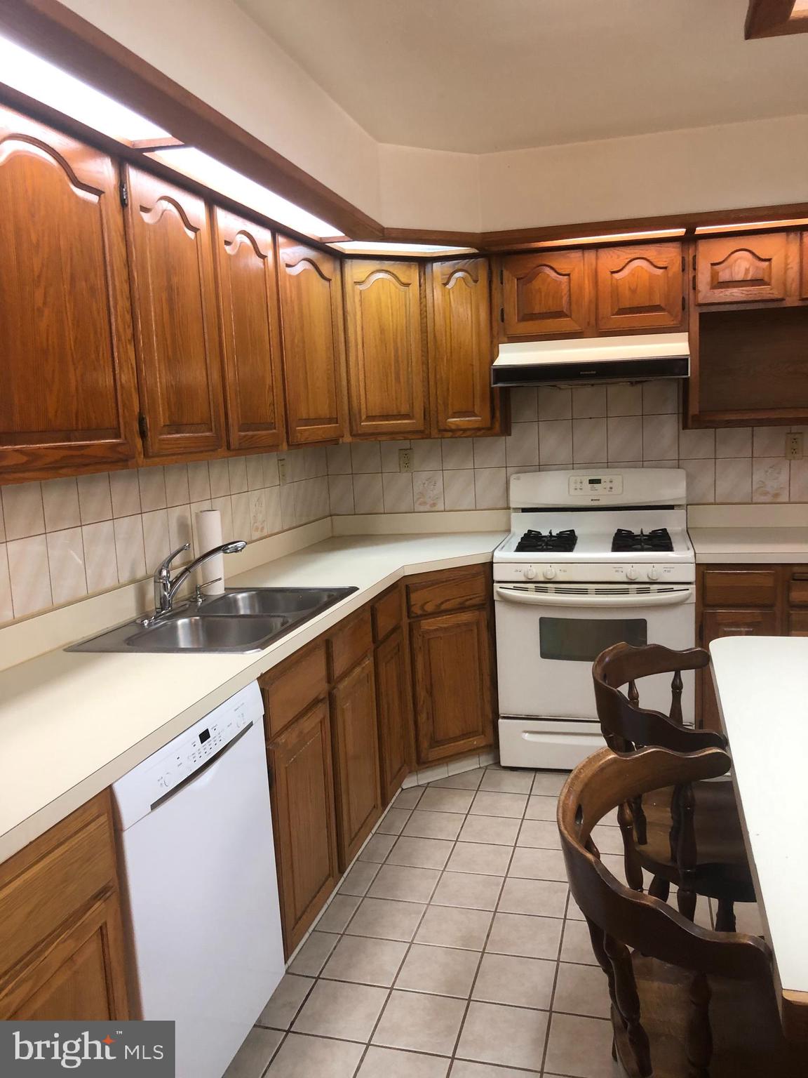 HAMPDEN HISTORIC DISTRICT - Residential Lease