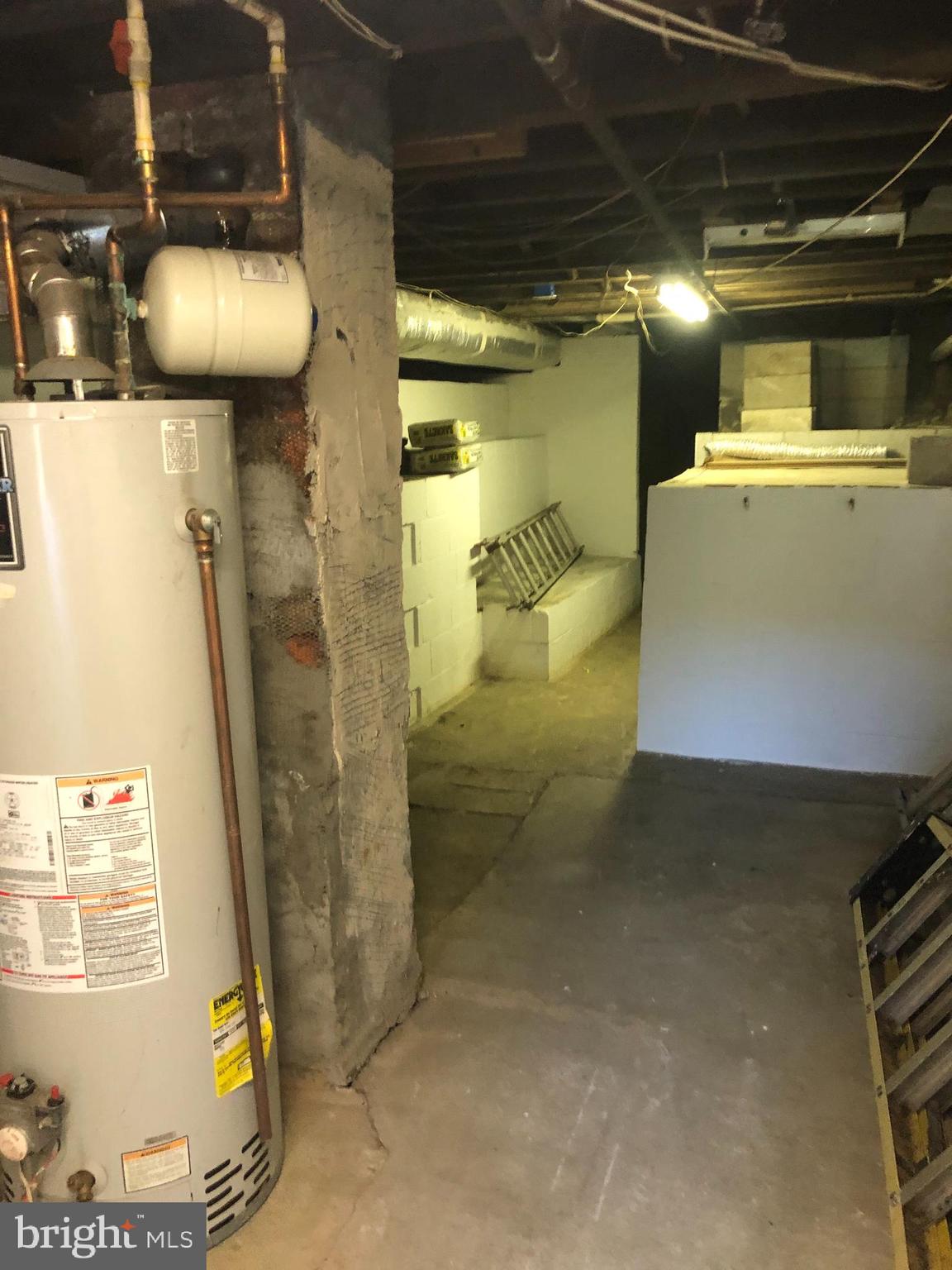 HAMPDEN HISTORIC DISTRICT - Residential Lease