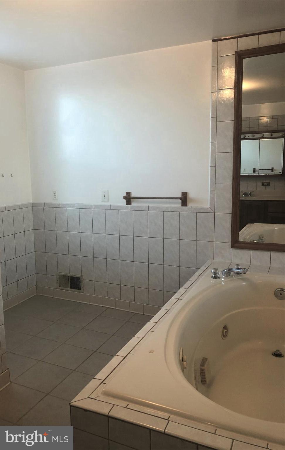 HAMPDEN HISTORIC DISTRICT - Residential Lease