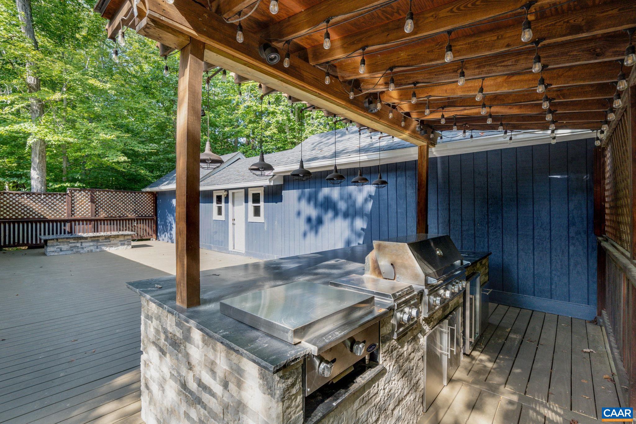 LAKE MONTICELLO - Residential