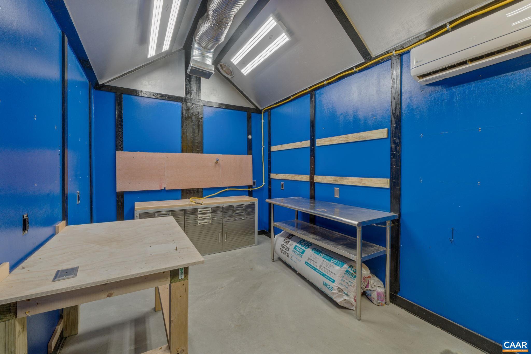 LAKE MONTICELLO - Residential