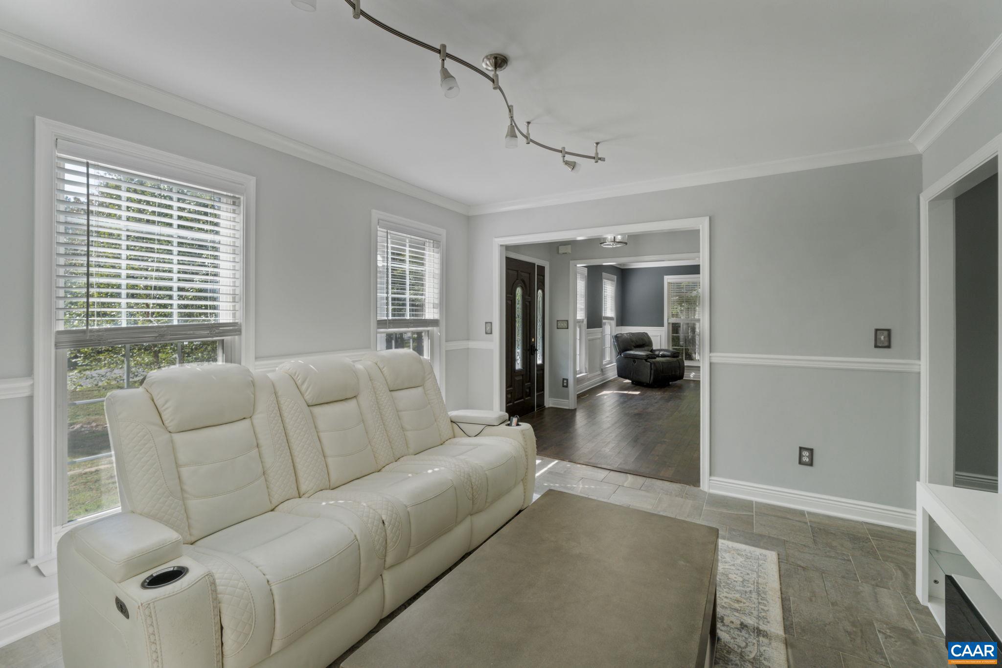 LAKE MONTICELLO - Residential