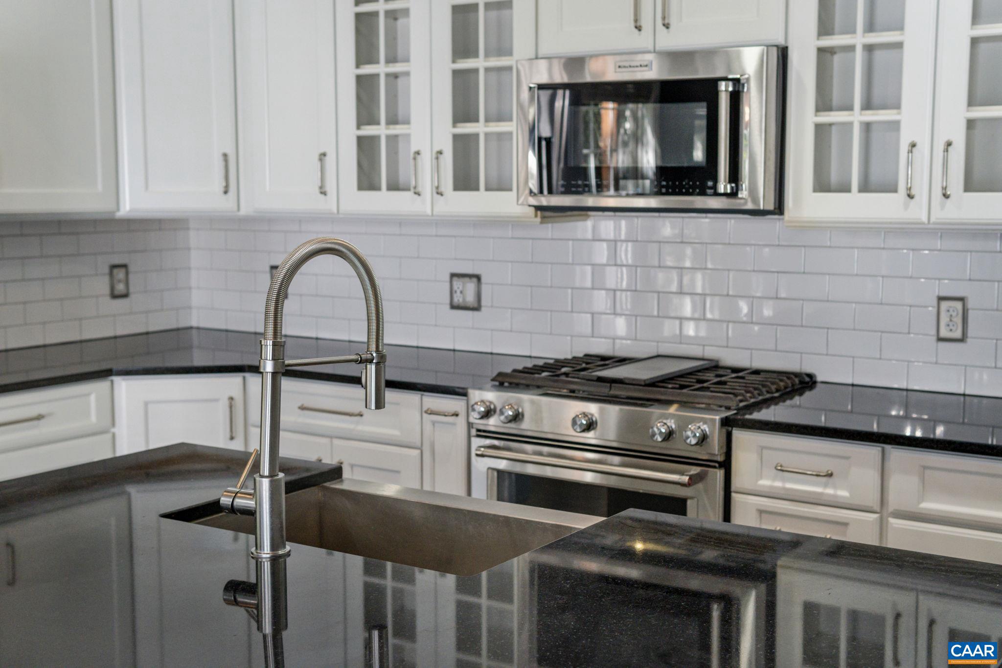 LAKE MONTICELLO - Residential