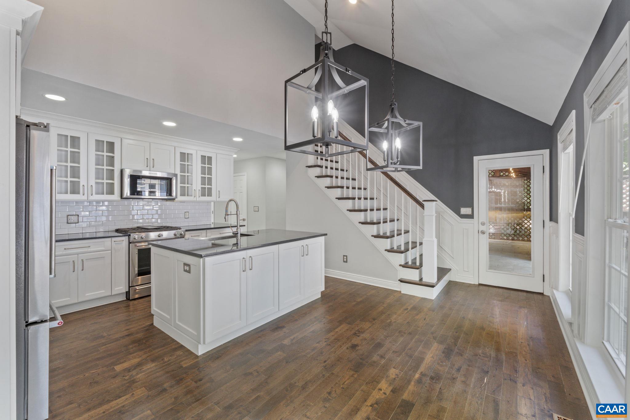 LAKE MONTICELLO - Residential