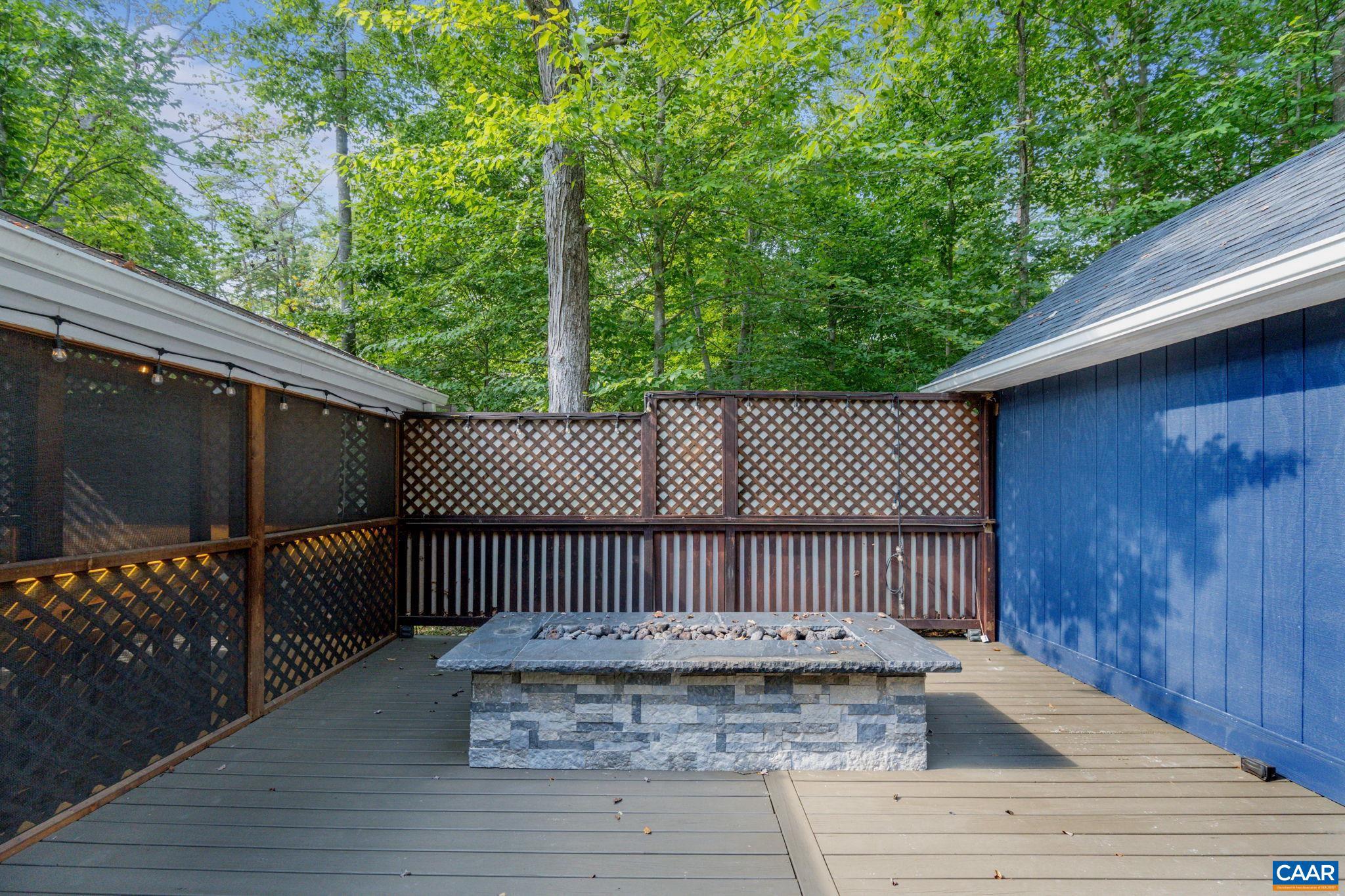 LAKE MONTICELLO - Residential