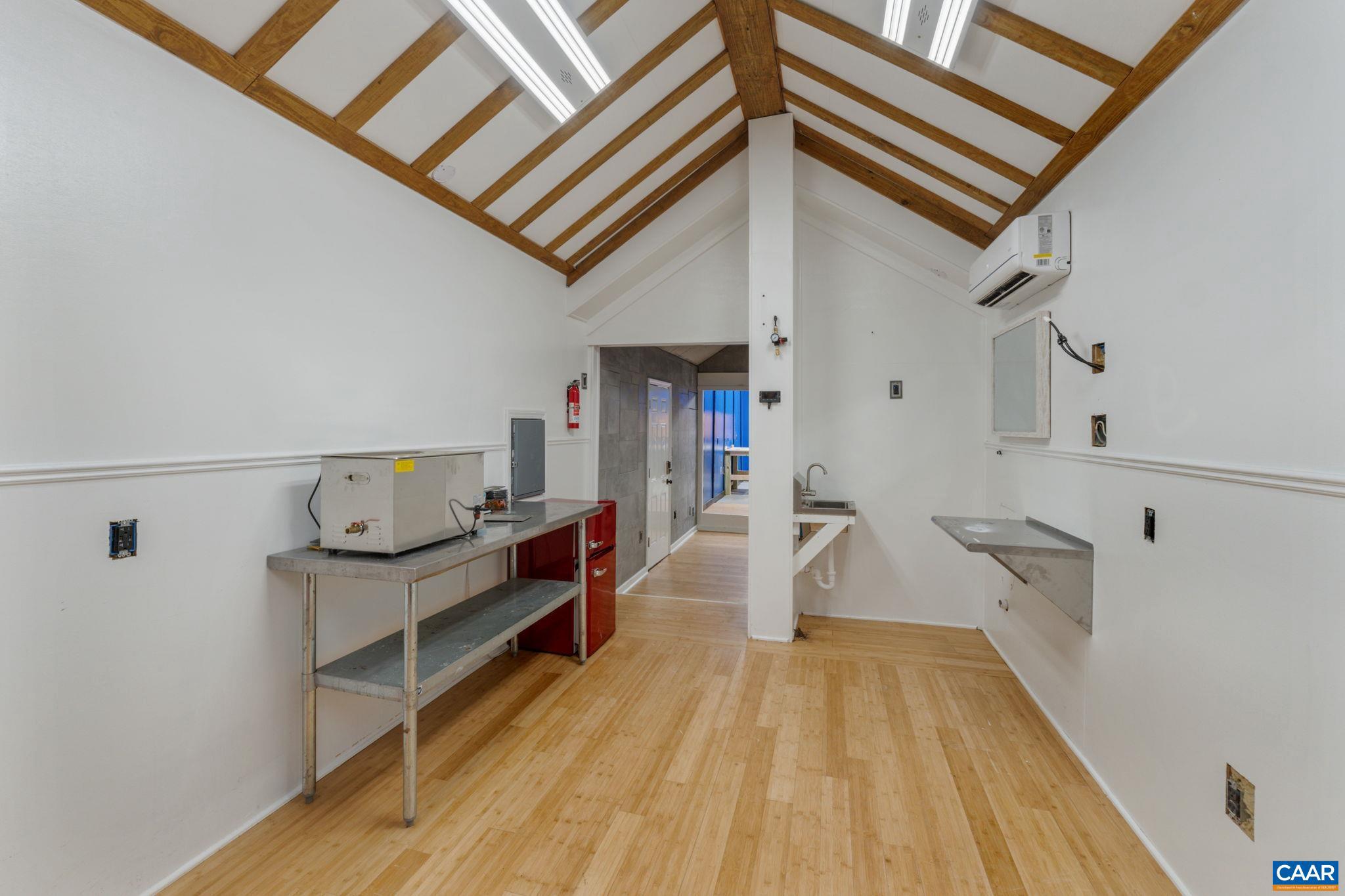 LAKE MONTICELLO - Residential