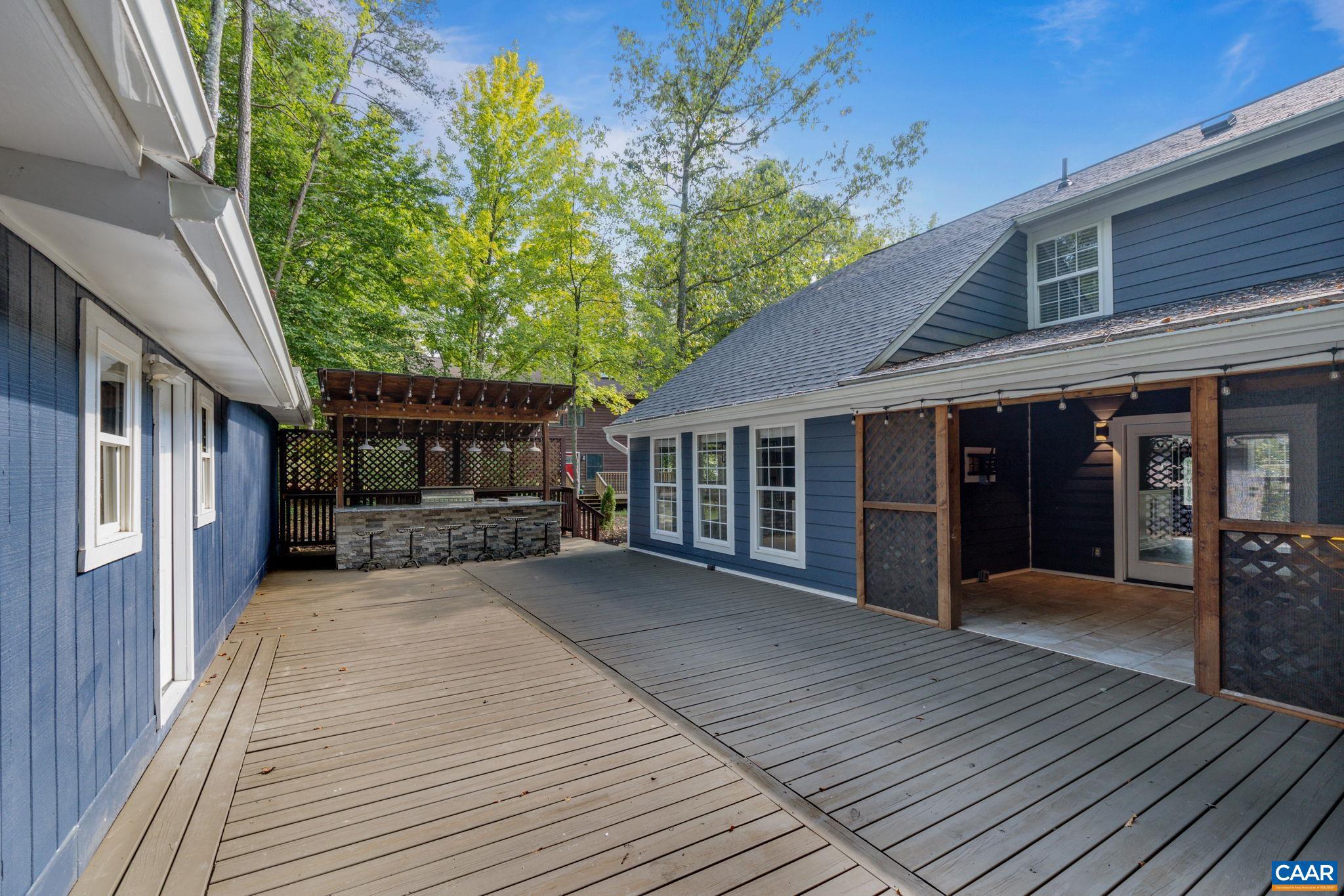 LAKE MONTICELLO - Residential