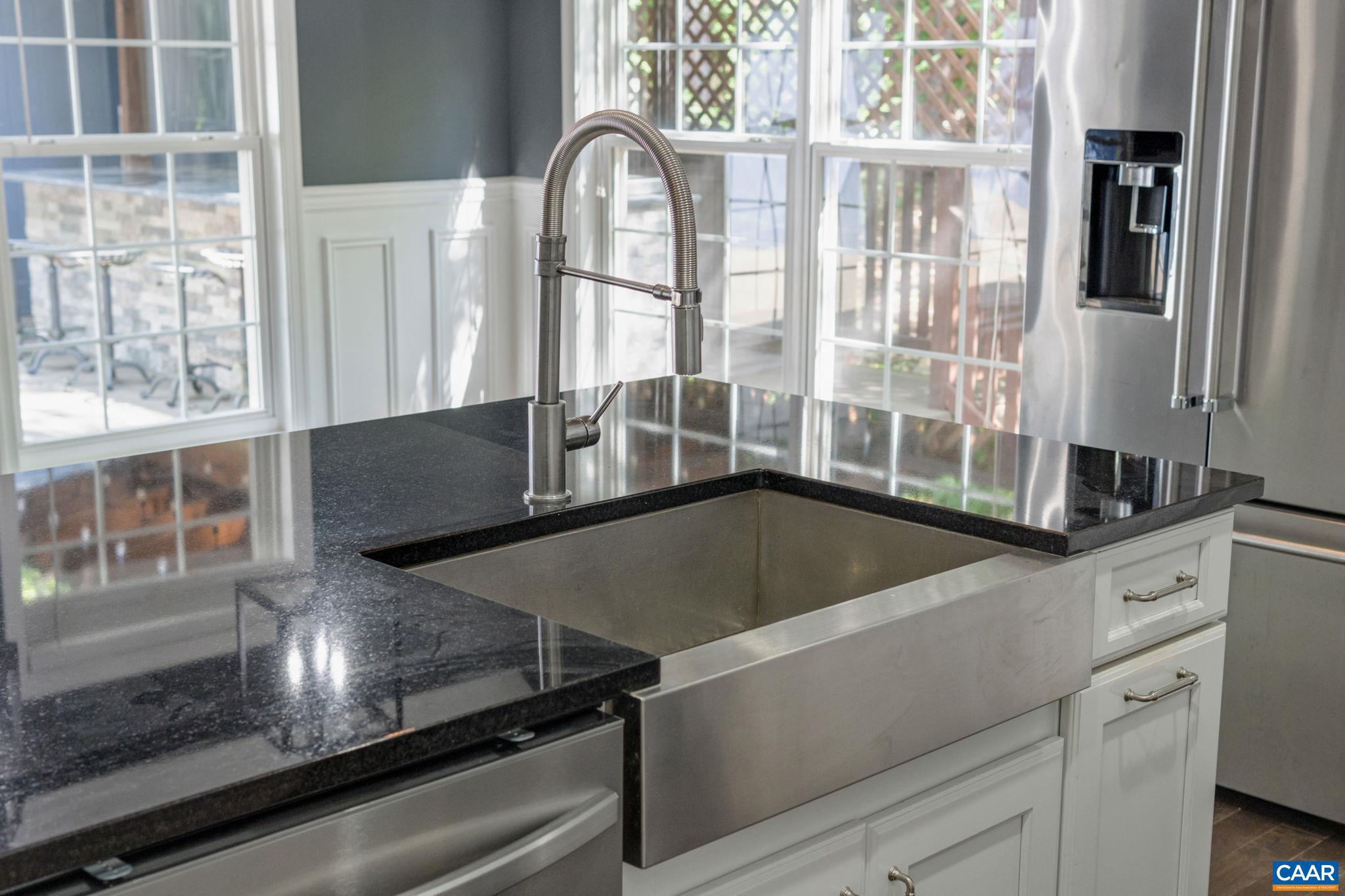 LAKE MONTICELLO - Residential