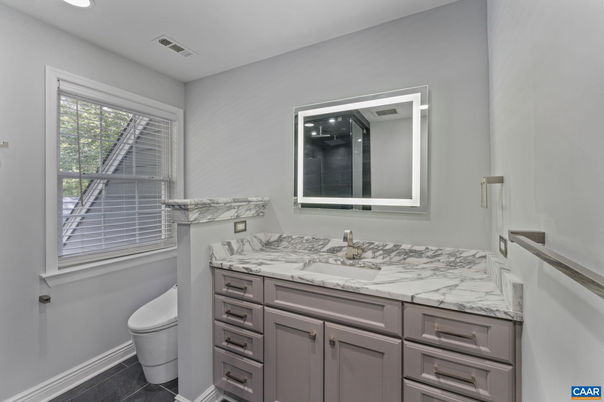 LAKE MONTICELLO - Residential