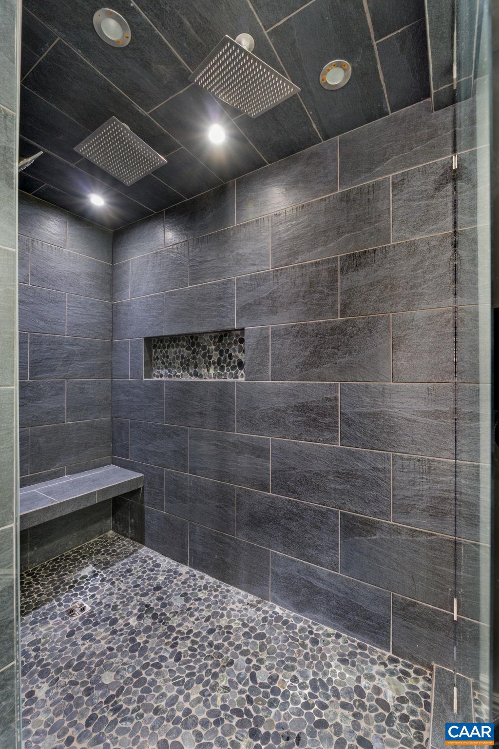 LAKE MONTICELLO - Residential