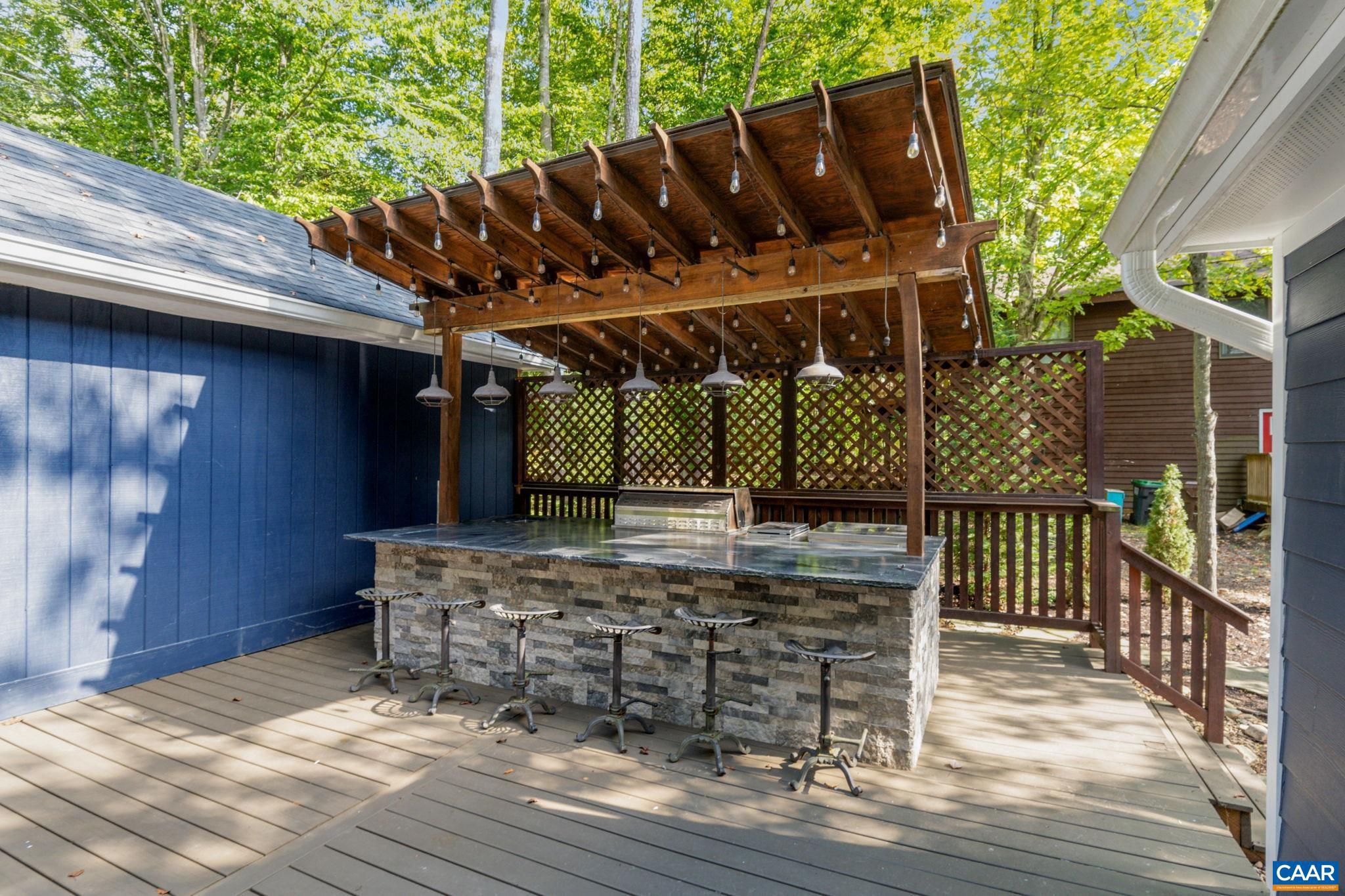 LAKE MONTICELLO - Residential