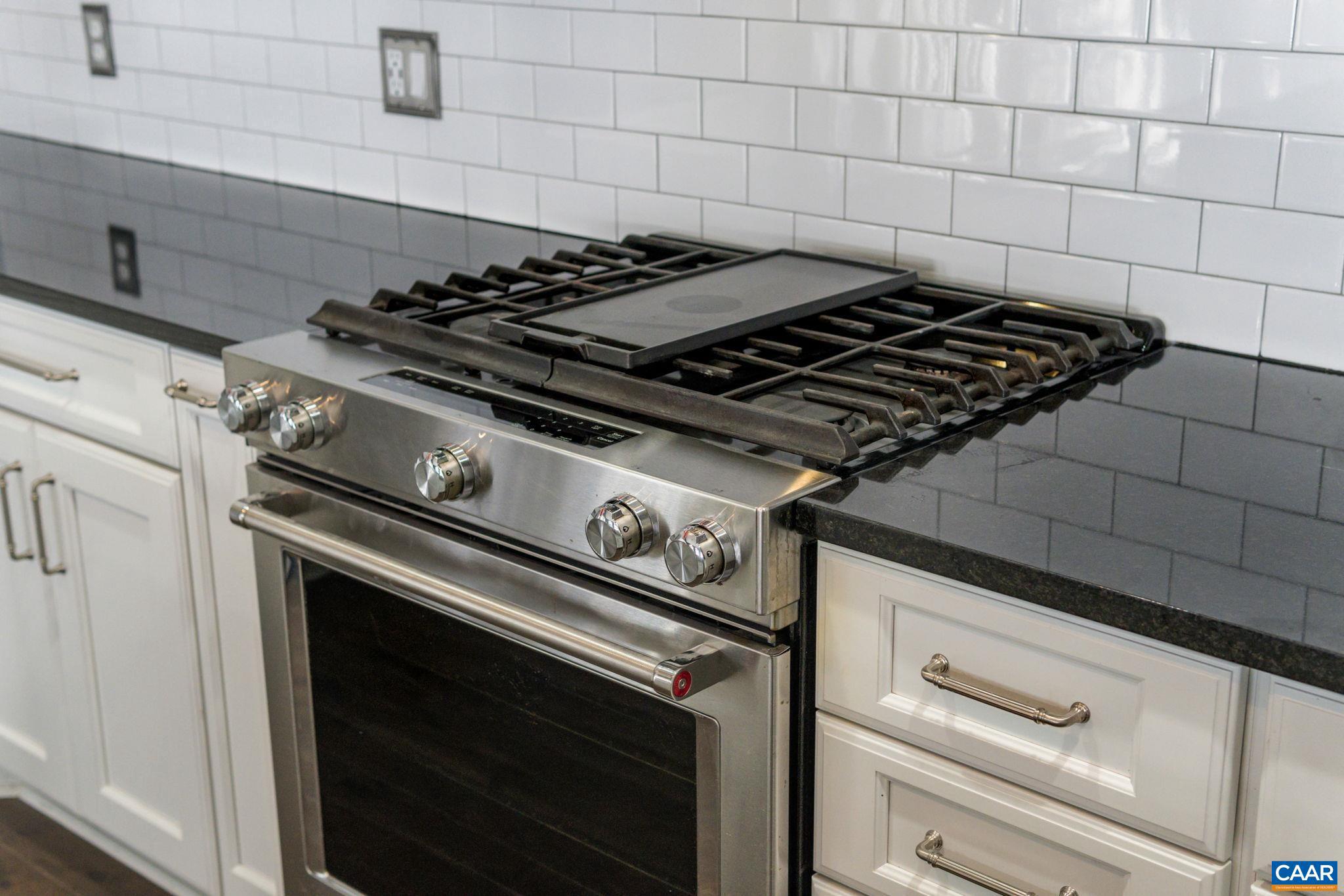 LAKE MONTICELLO - Residential