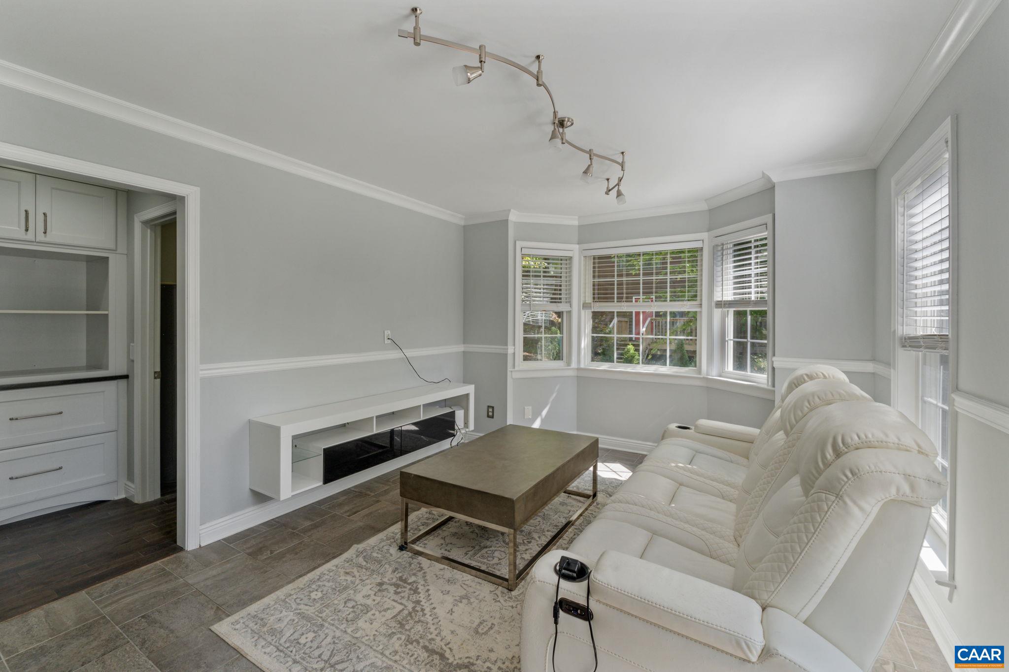 LAKE MONTICELLO - Residential