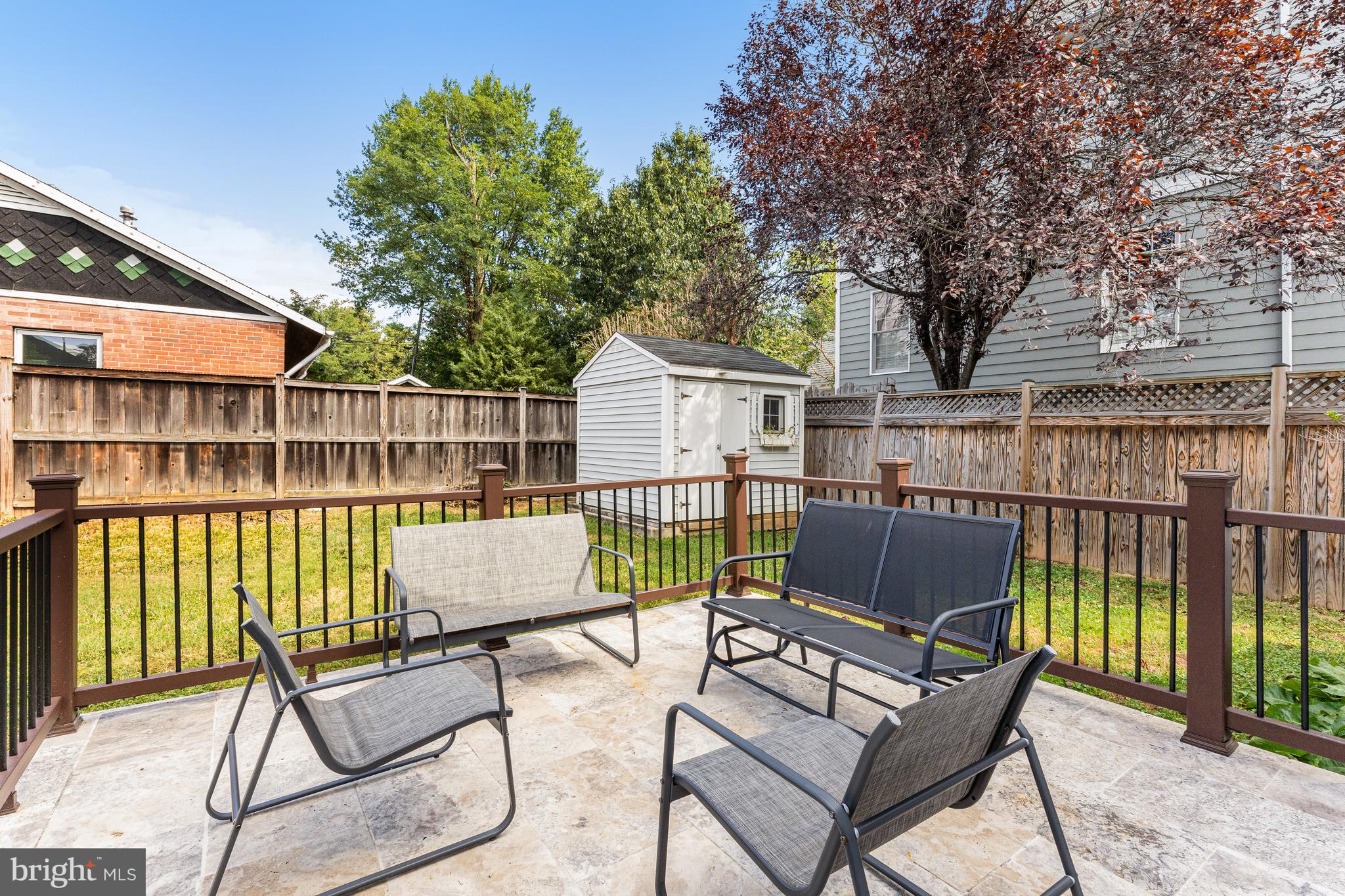 LYONHURST - Residential