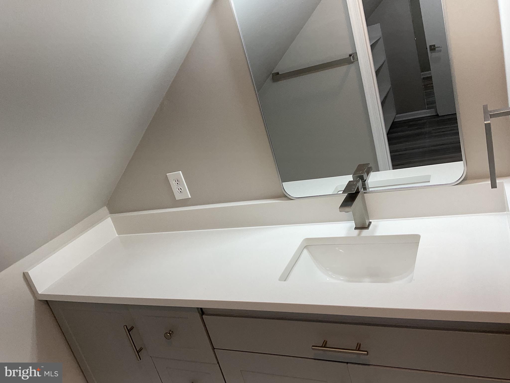 LYONHURST - Residential