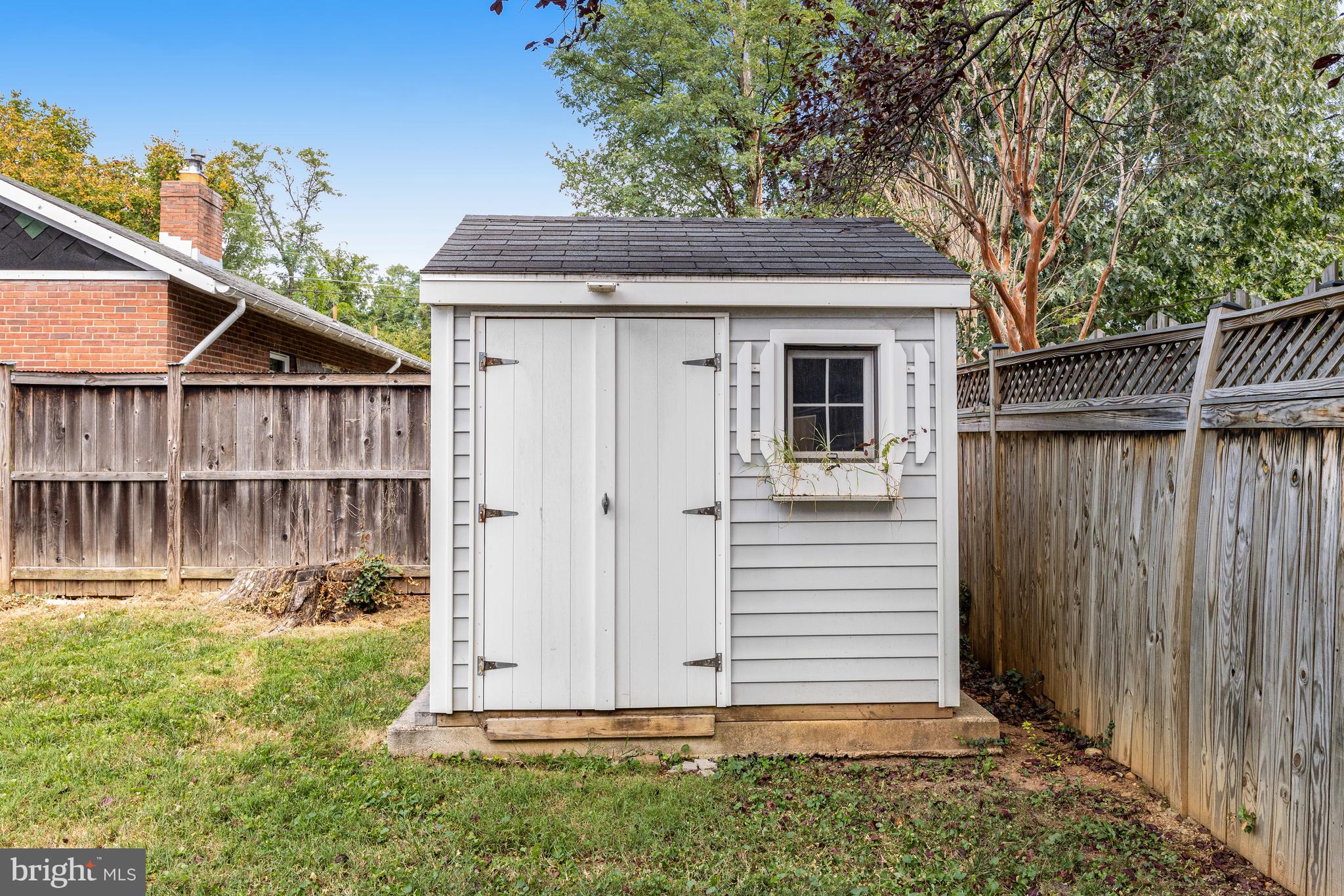 LYONHURST - Residential