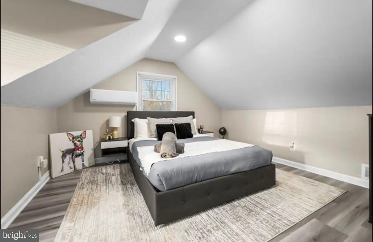 LYONHURST - Residential