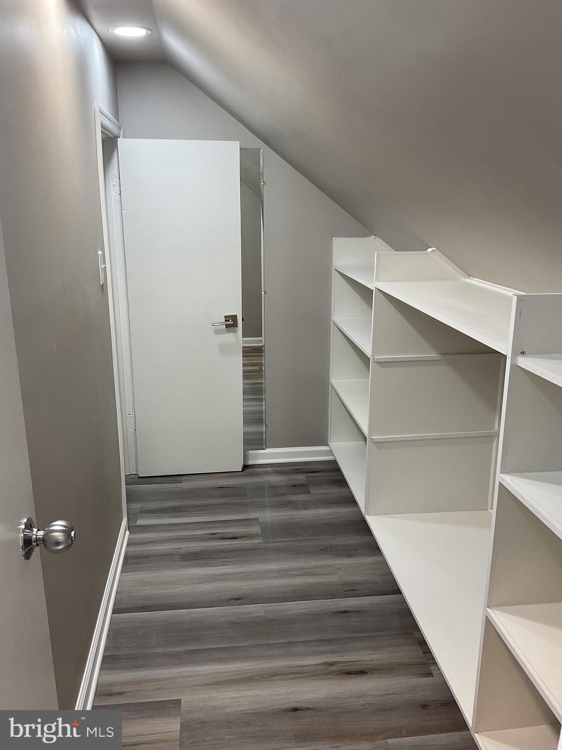 LYONHURST - Residential