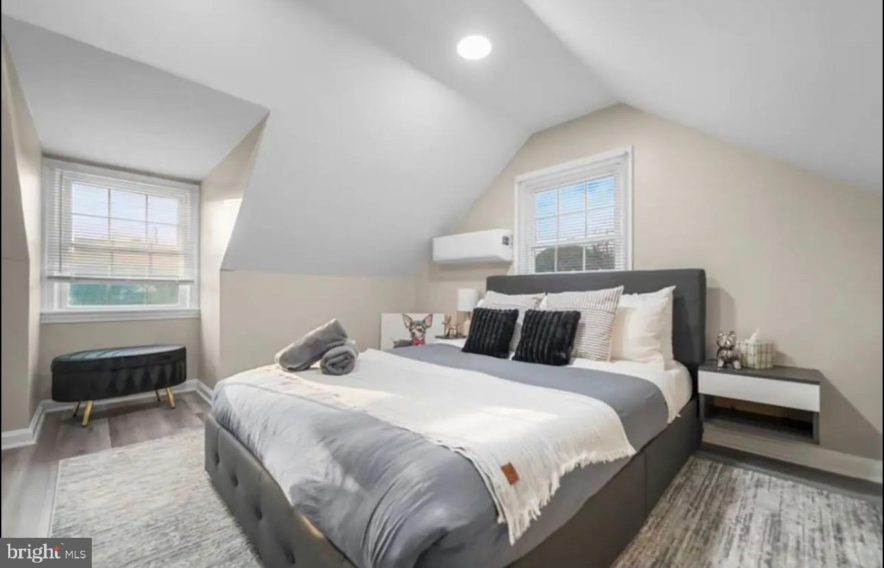 LYONHURST - Residential