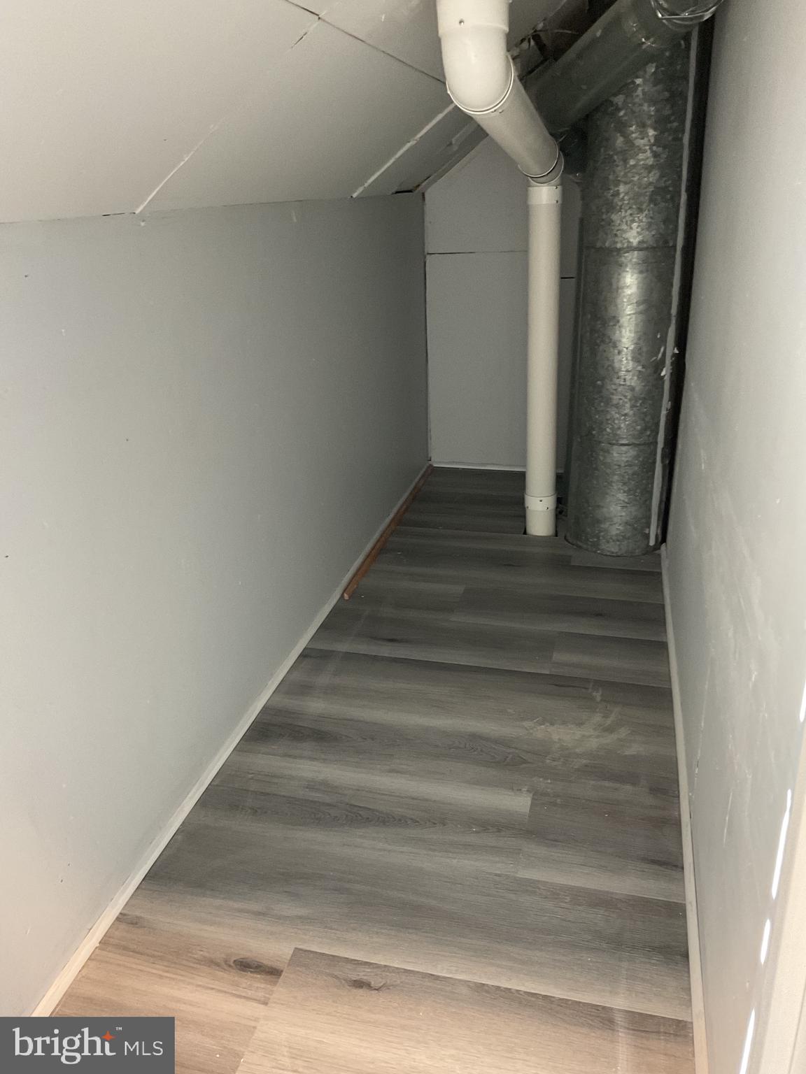 LYONHURST - Residential